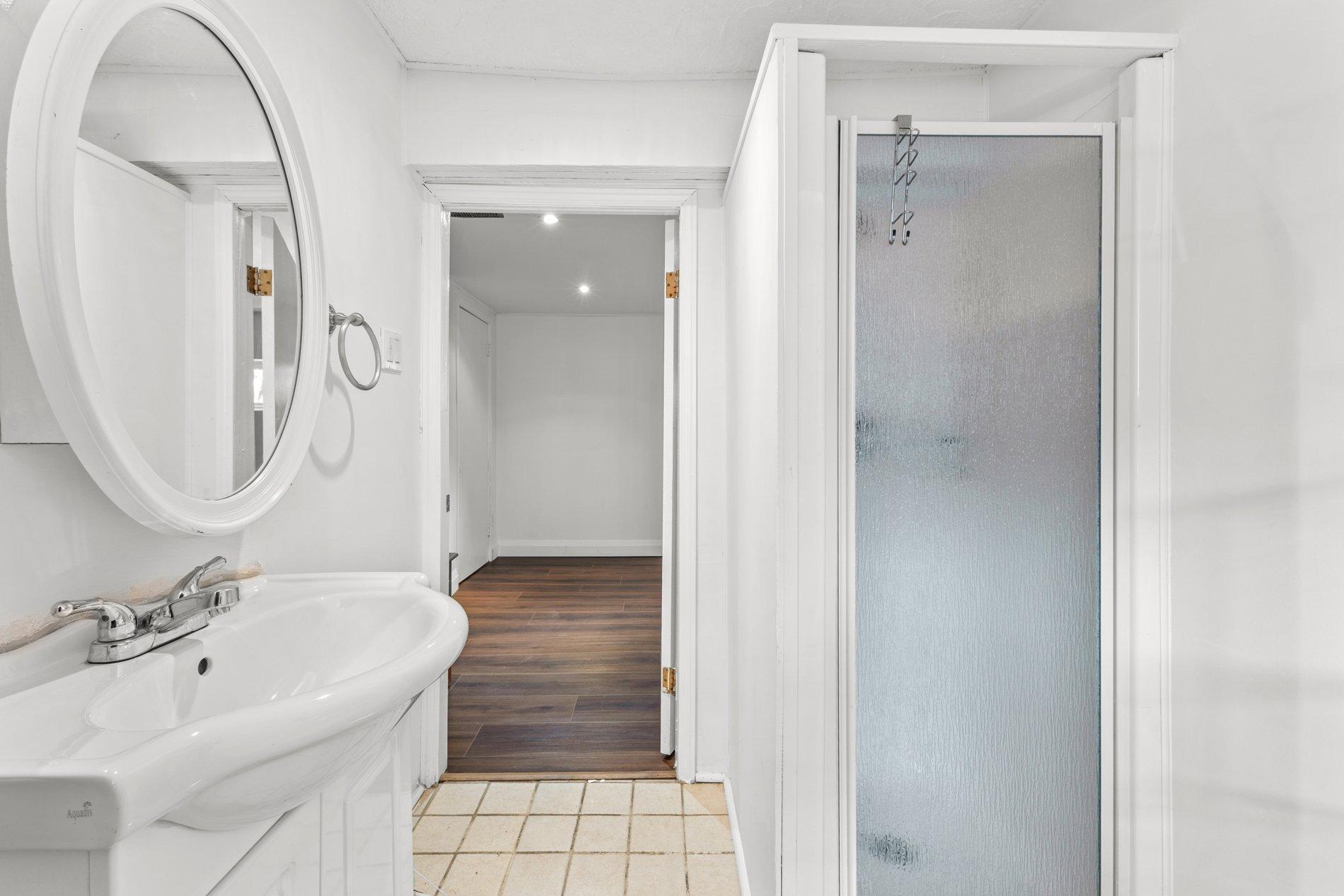









89


Rue Sauvé

,
Dollard-des-Ormeaux,




QC
H9A1C4

