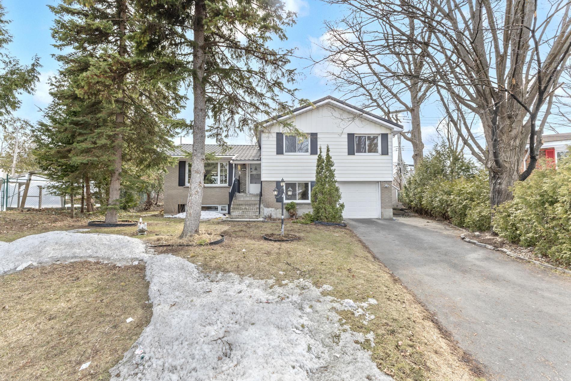 









89


Rue Sauvé

,
Dollard-des-Ormeaux,




QC
H9A1C4

