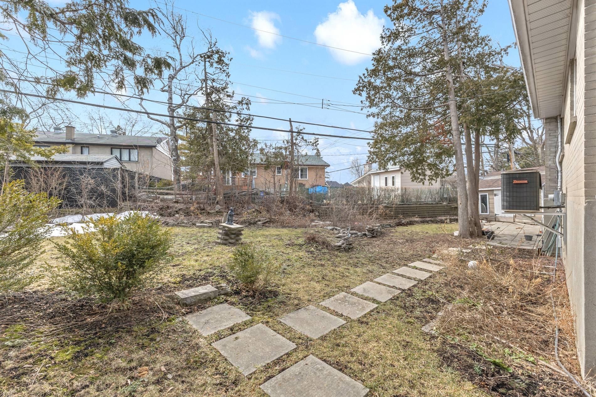 









89


Rue Sauvé

,
Dollard-des-Ormeaux,




QC
H9A1C4

