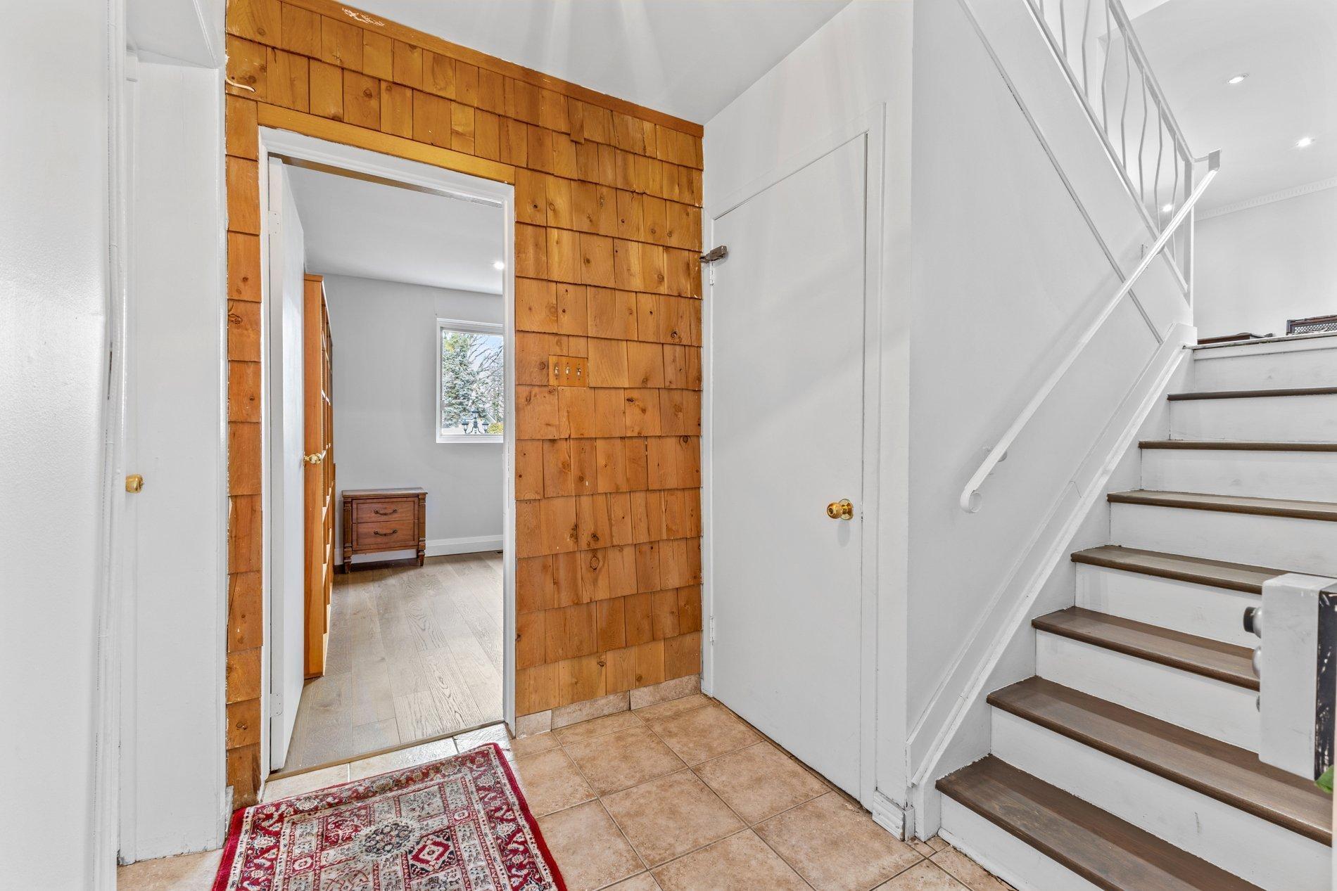 









89


Rue Sauvé

,
Dollard-des-Ormeaux,




QC
H9A1C4

