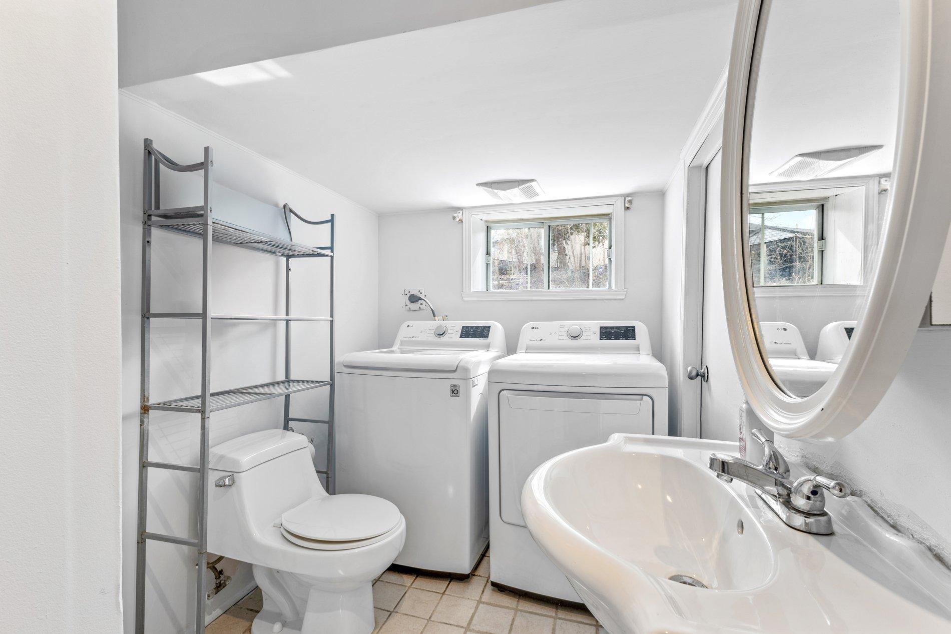 









89


Rue Sauvé

,
Dollard-des-Ormeaux,




QC
H9A1C4

