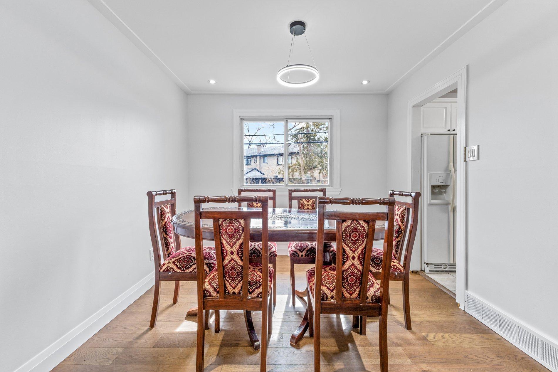 









89


Rue Sauvé

,
Dollard-des-Ormeaux,




QC
H9A1C4

