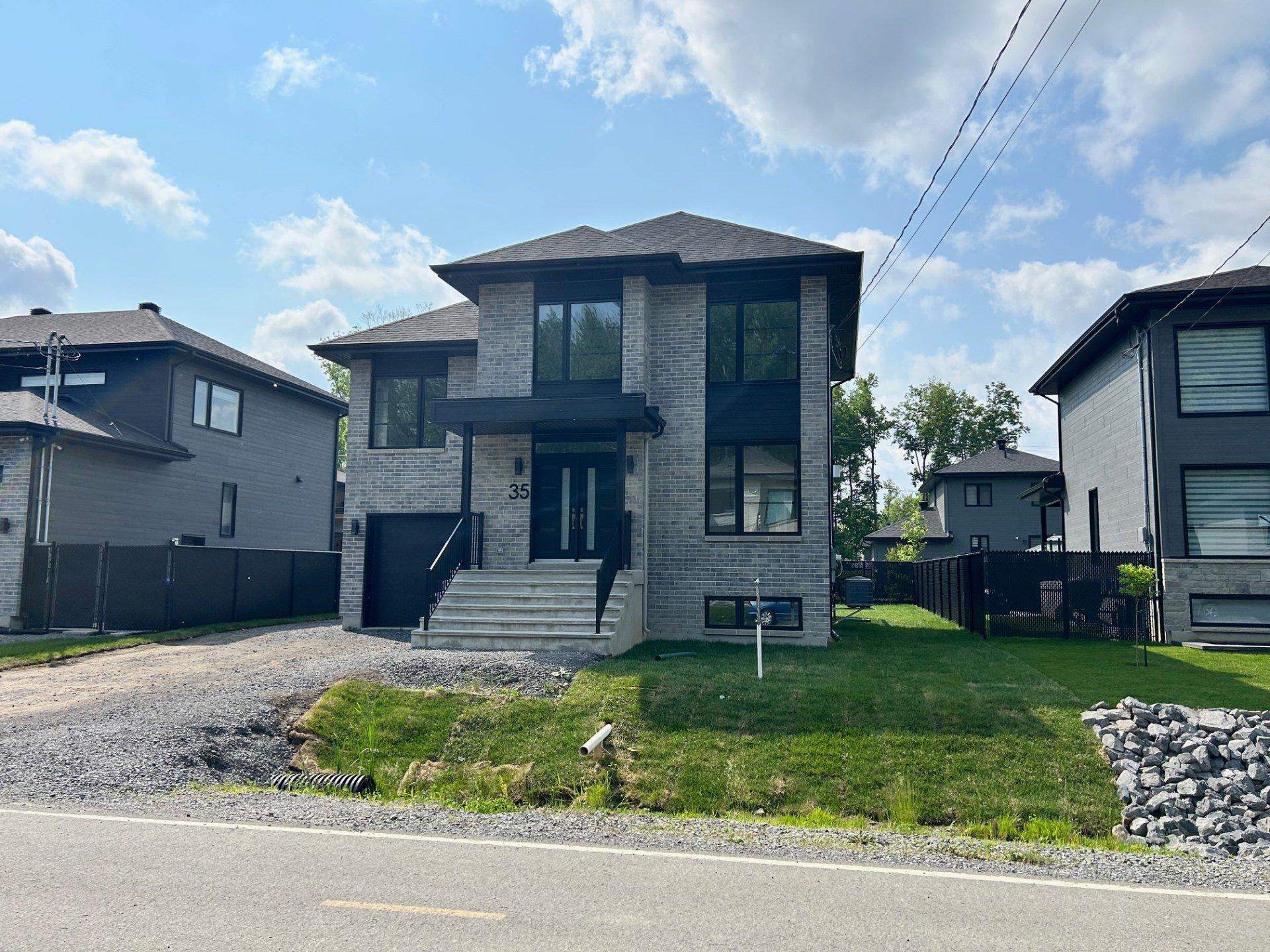 









35


Rue Guy-Lauzon

,
Coteau-du-Lac,




QC
J0P1P0

