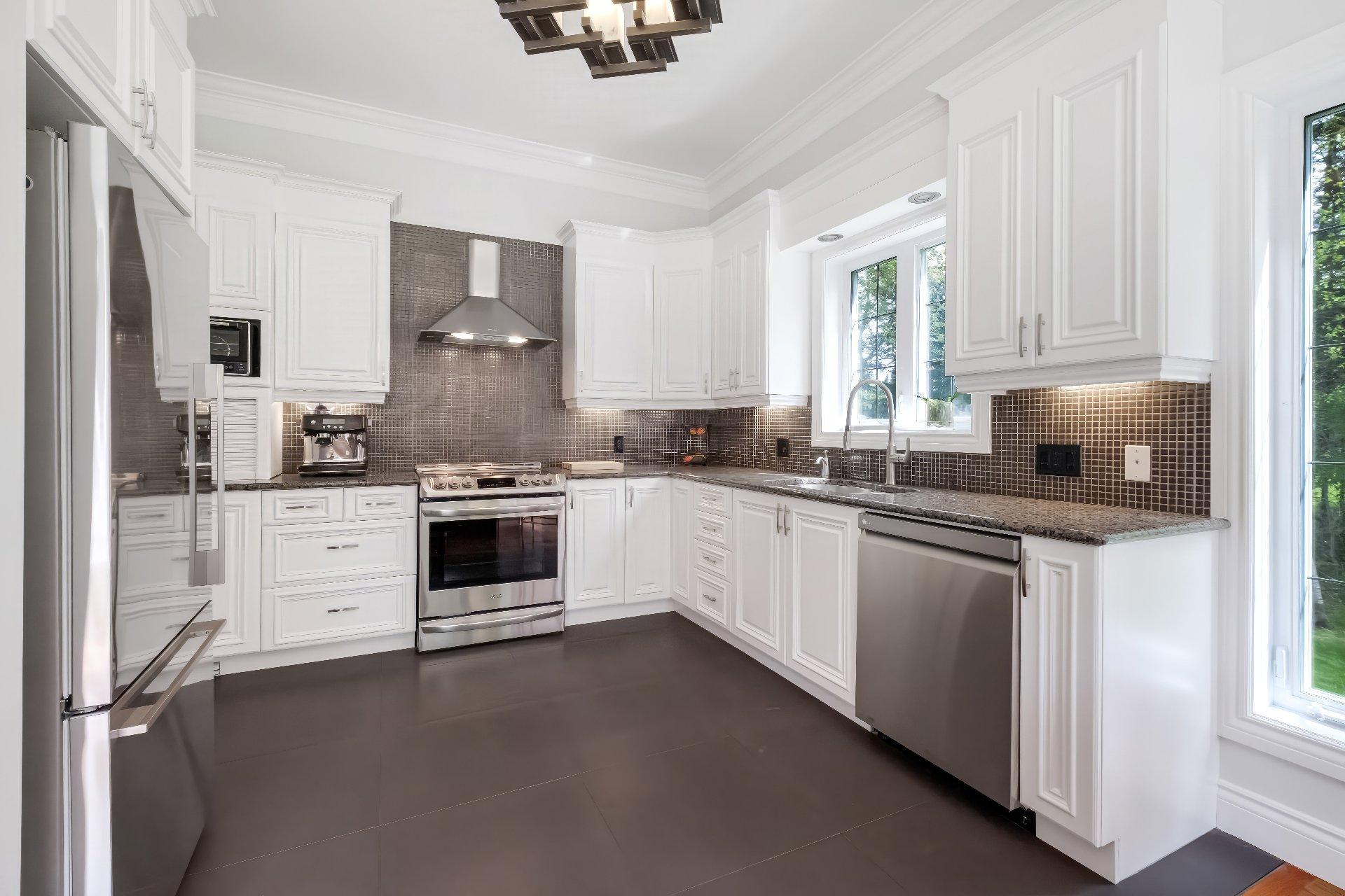 









1091


Rue Frédéric-Doyon

,
Sherbrooke (Brompton/Rock Forest/Saint-Élie/Deauville),




QC
J1R0T1

