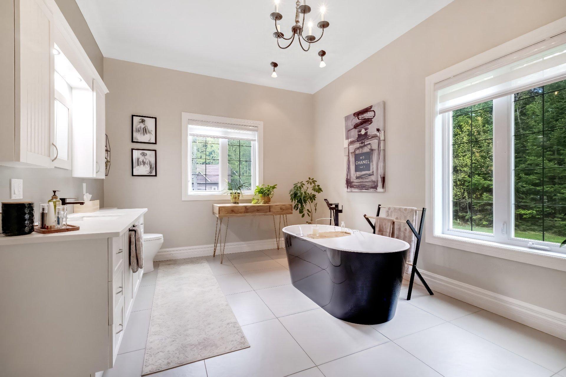 









1091


Rue Frédéric-Doyon

,
Sherbrooke (Brompton/Rock Forest/Saint-Élie/Deauville),




QC
J1R0T1

