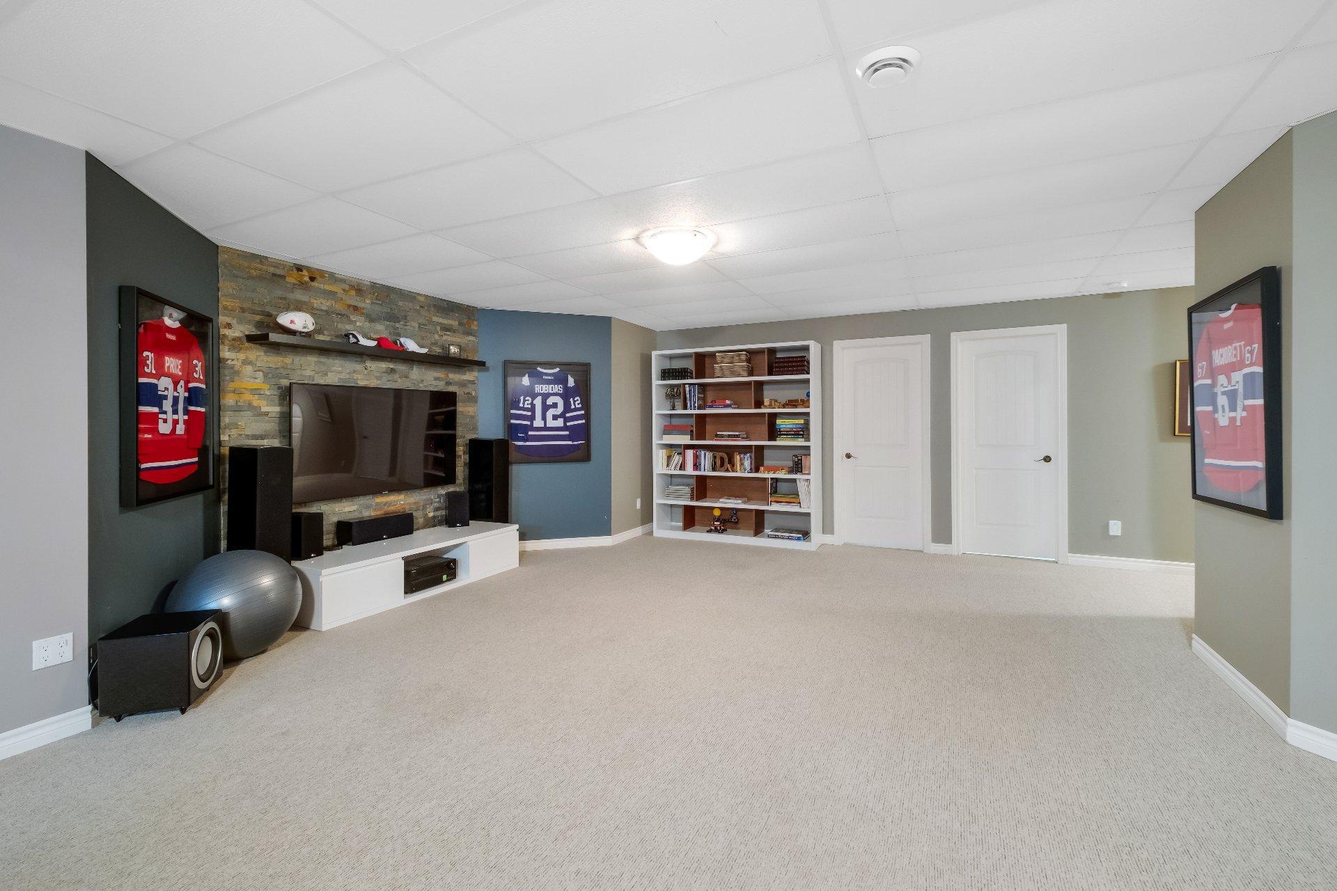 









1091


Rue Frédéric-Doyon

,
Sherbrooke (Brompton/Rock Forest/Saint-Élie/Deauville),




QC
J1R0T1

