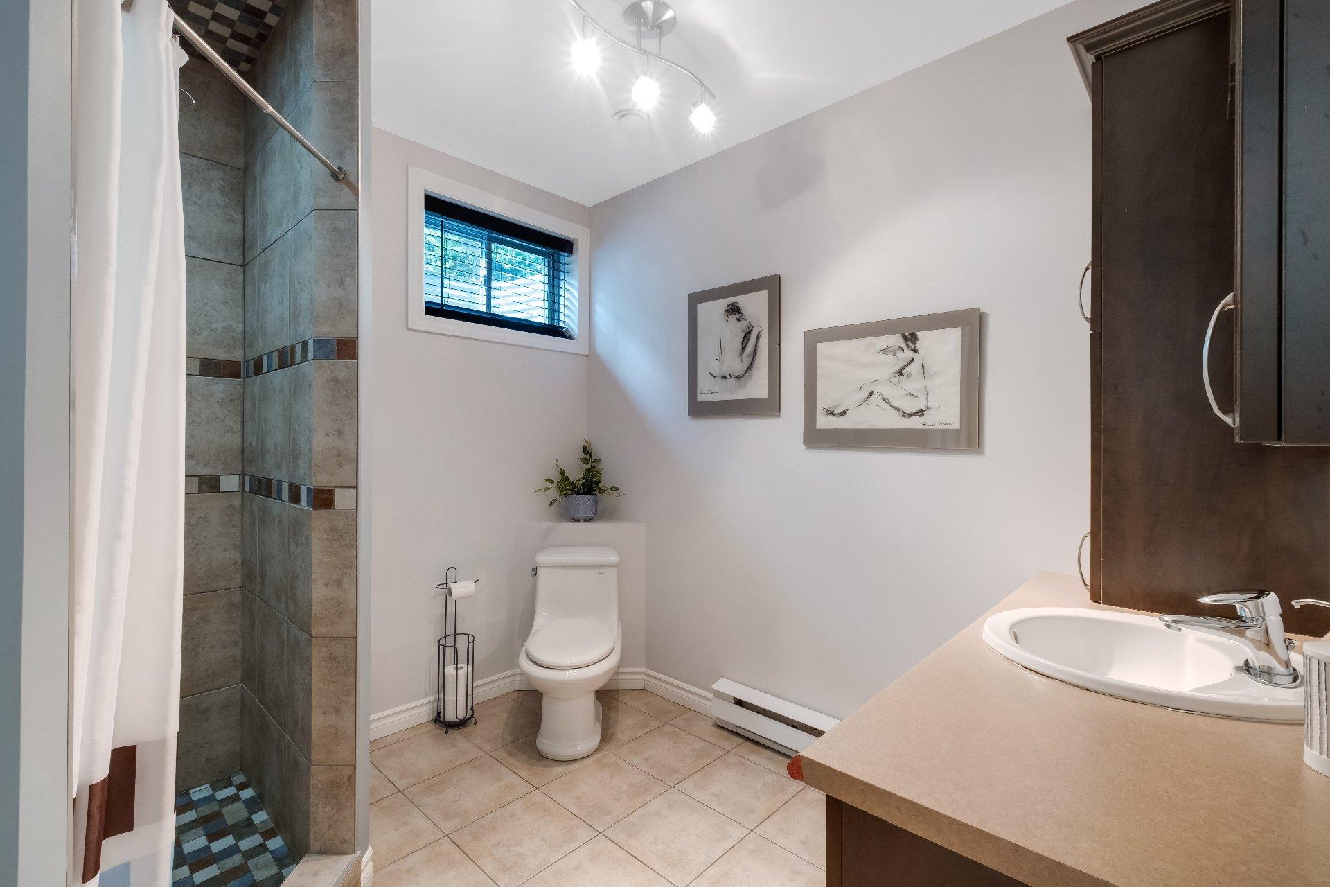 









1091


Rue Frédéric-Doyon

,
Sherbrooke (Brompton/Rock Forest/Saint-Élie/Deauville),




QC
J1R0T1

