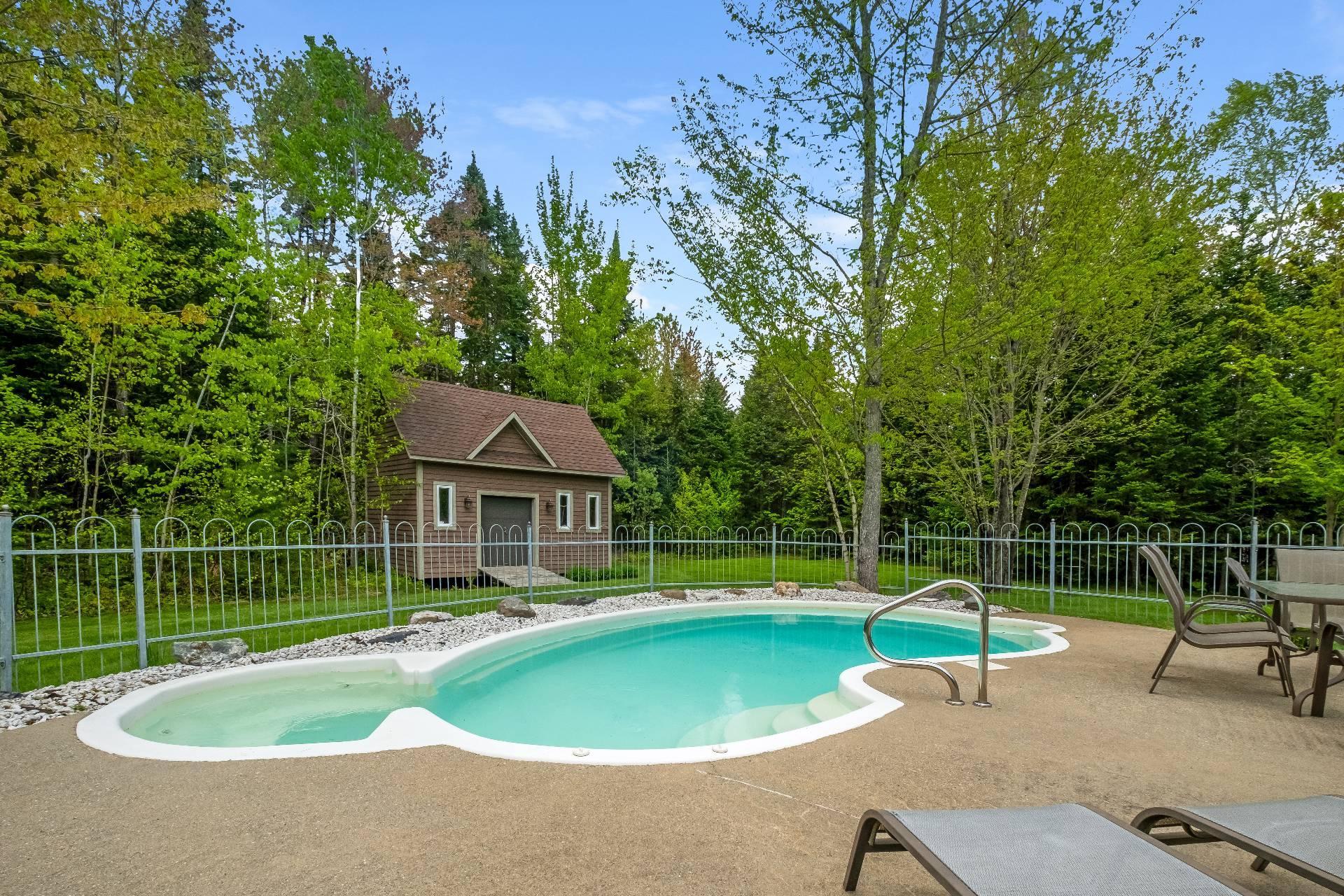 









1091


Rue Frédéric-Doyon

,
Sherbrooke (Brompton/Rock Forest/Saint-Élie/Deauville),




QC
J1R0T1

