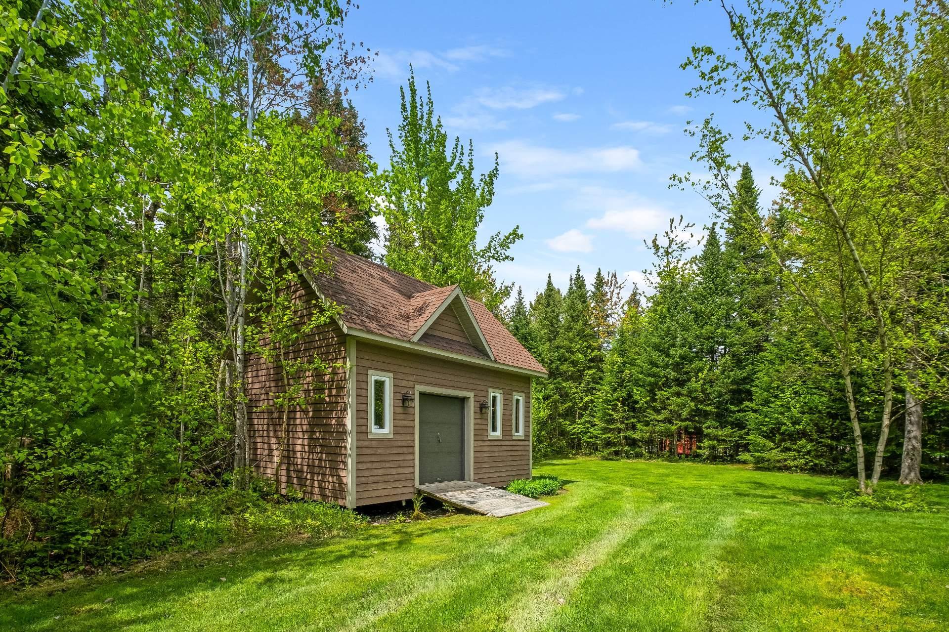 









1091


Rue Frédéric-Doyon

,
Sherbrooke (Brompton/Rock Forest/Saint-Élie/Deauville),




QC
J1R0T1

