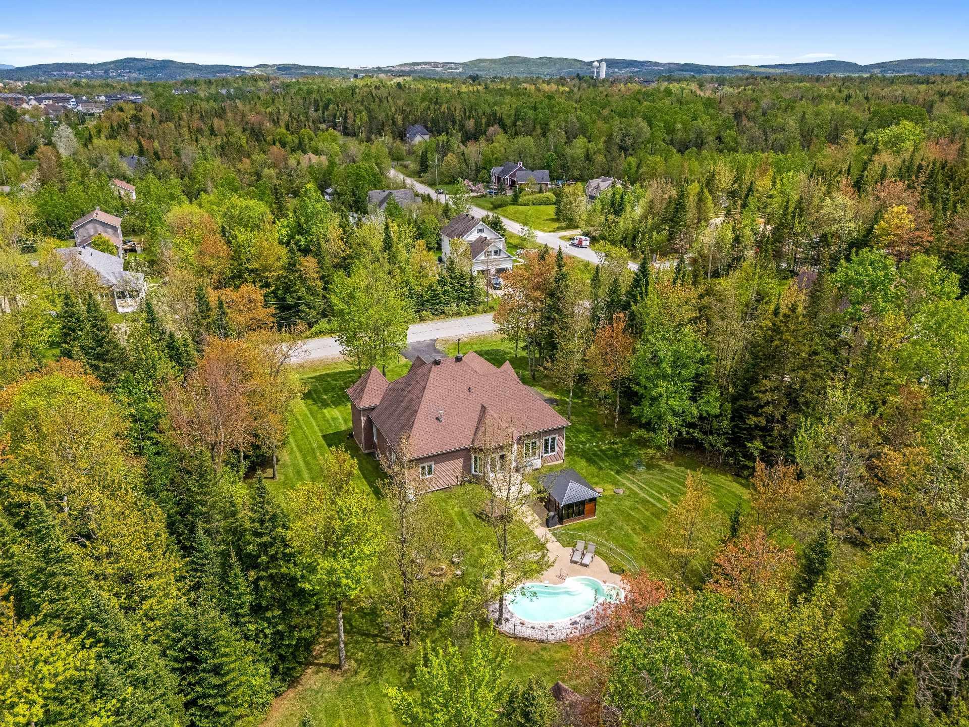 









1091


Rue Frédéric-Doyon

,
Sherbrooke (Brompton/Rock Forest/Saint-Élie/Deauville),




QC
J1R0T1

