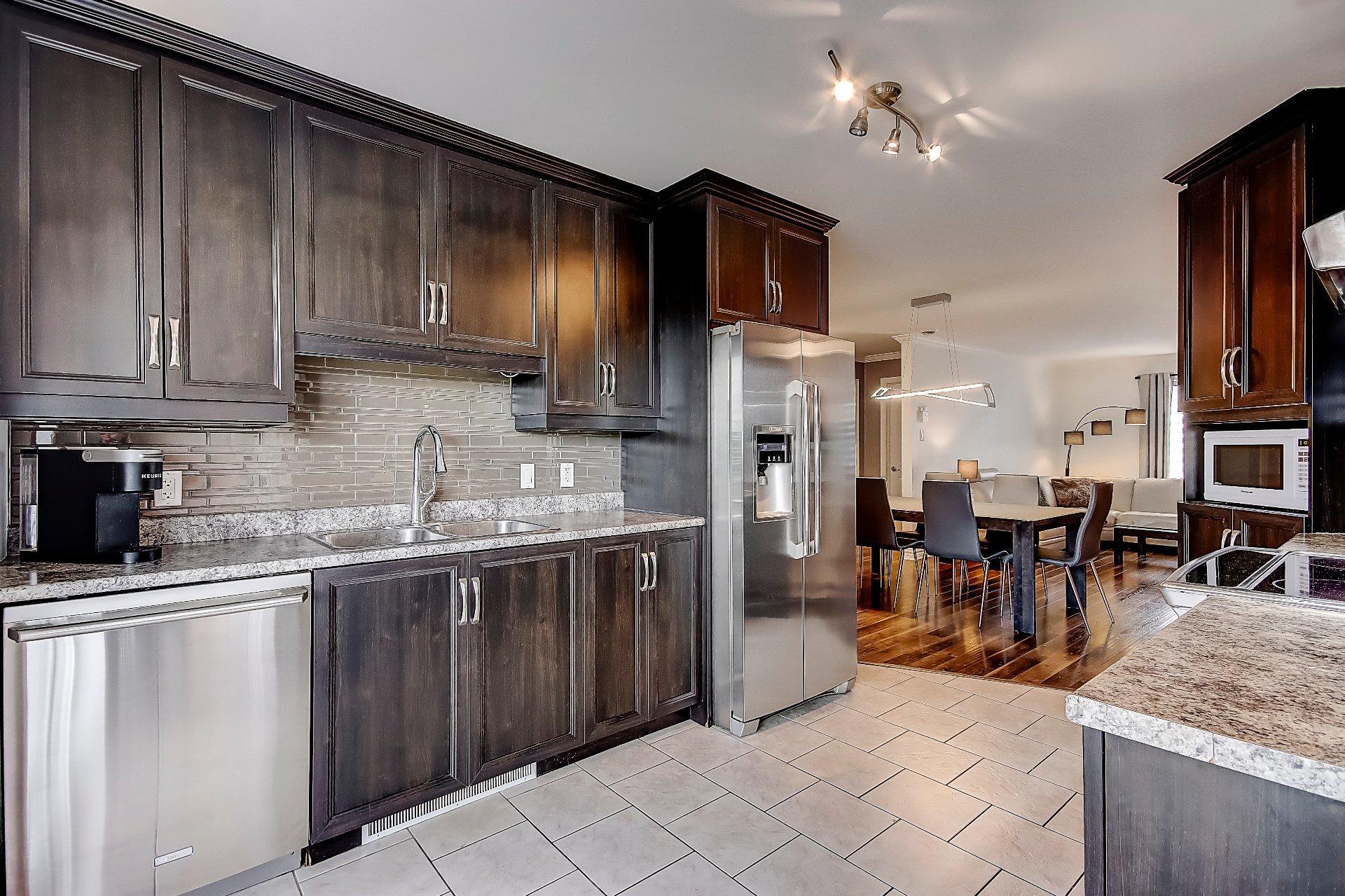 









393


Rue Boire

, D,
Napierville,




QC
J0J1L0

