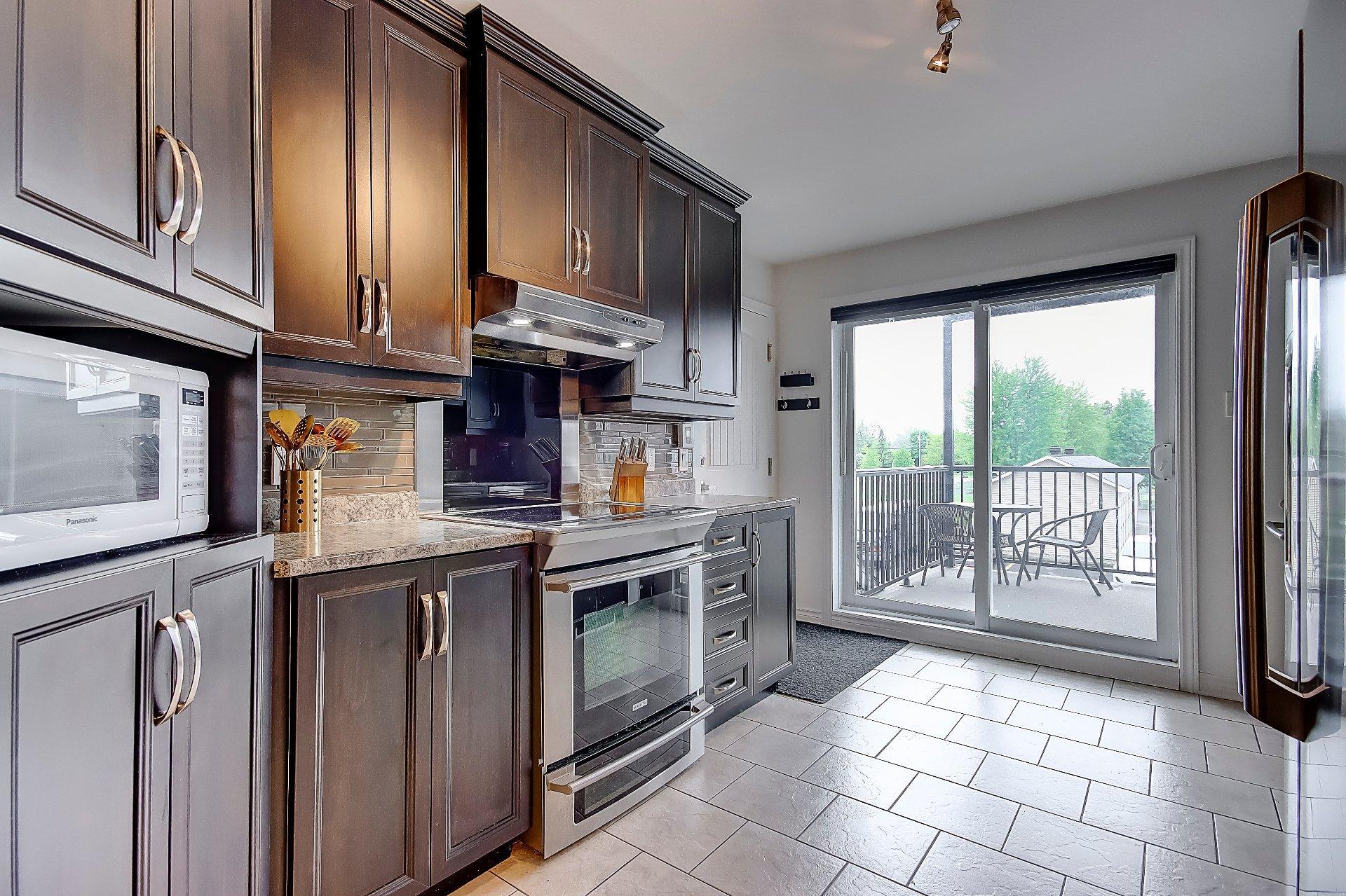









393


Rue Boire

, D,
Napierville,




QC
J0J1L0

