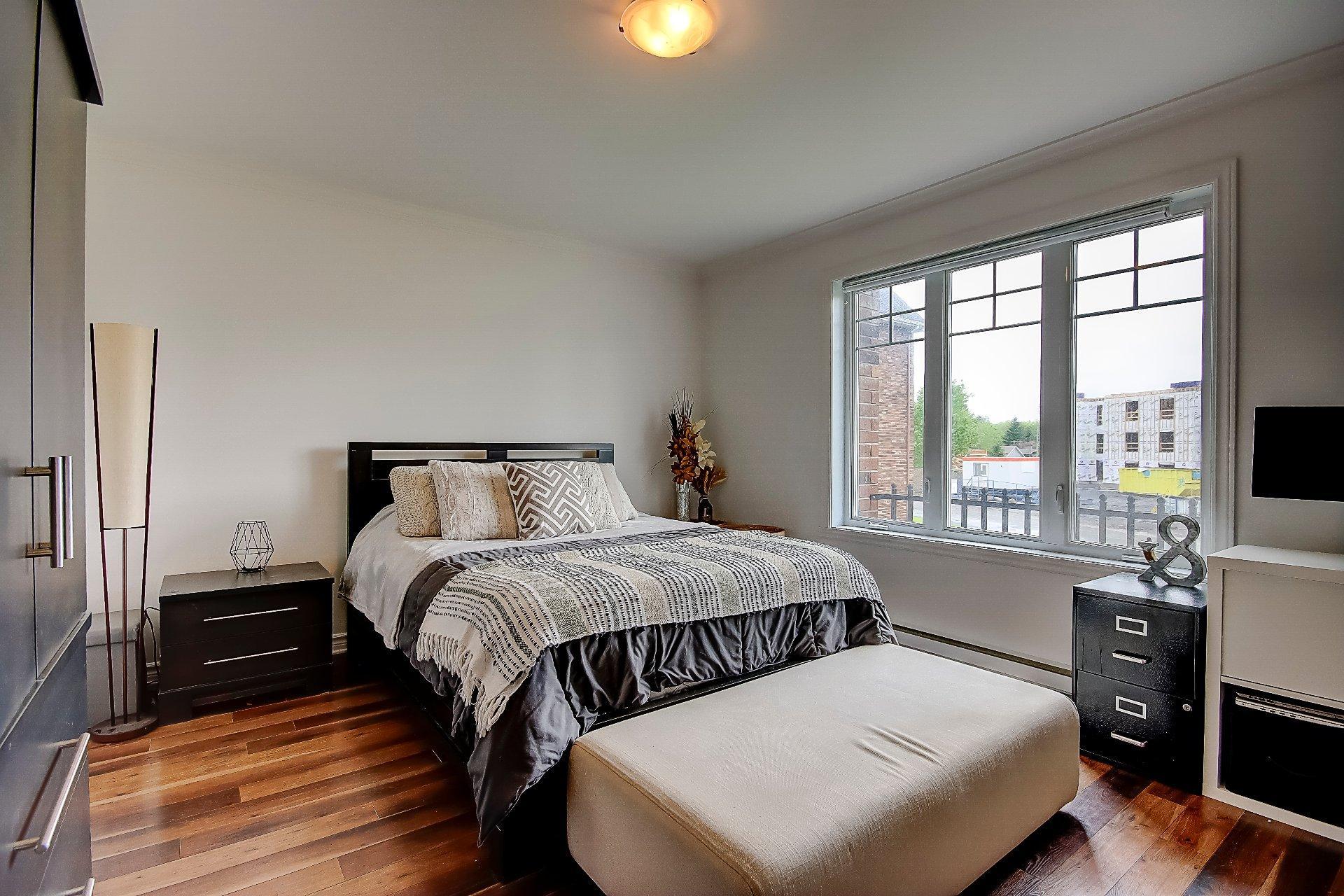 









393


Rue Boire

, D,
Napierville,




QC
J0J1L0

