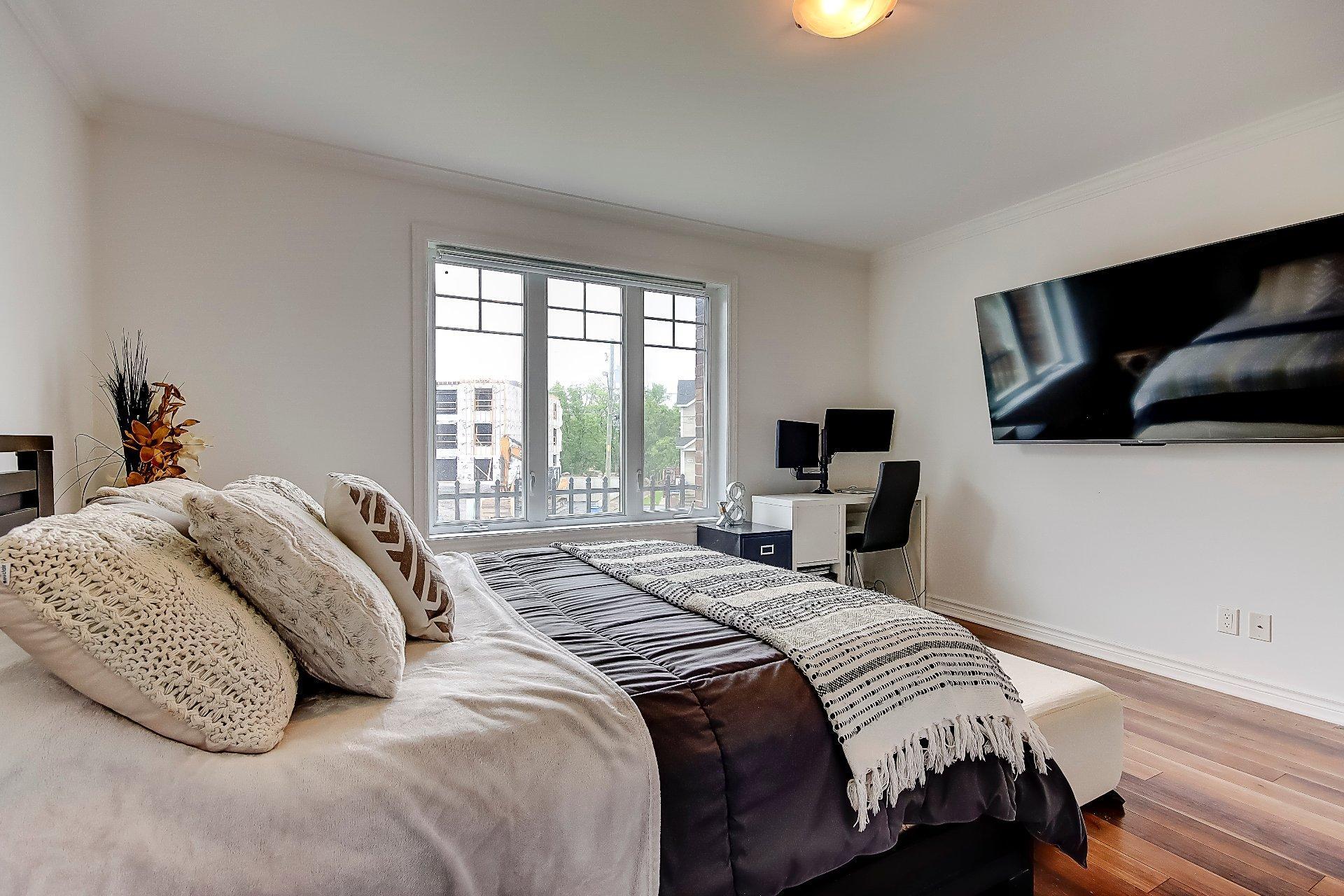 









393


Rue Boire

, D,
Napierville,




QC
J0J1L0

