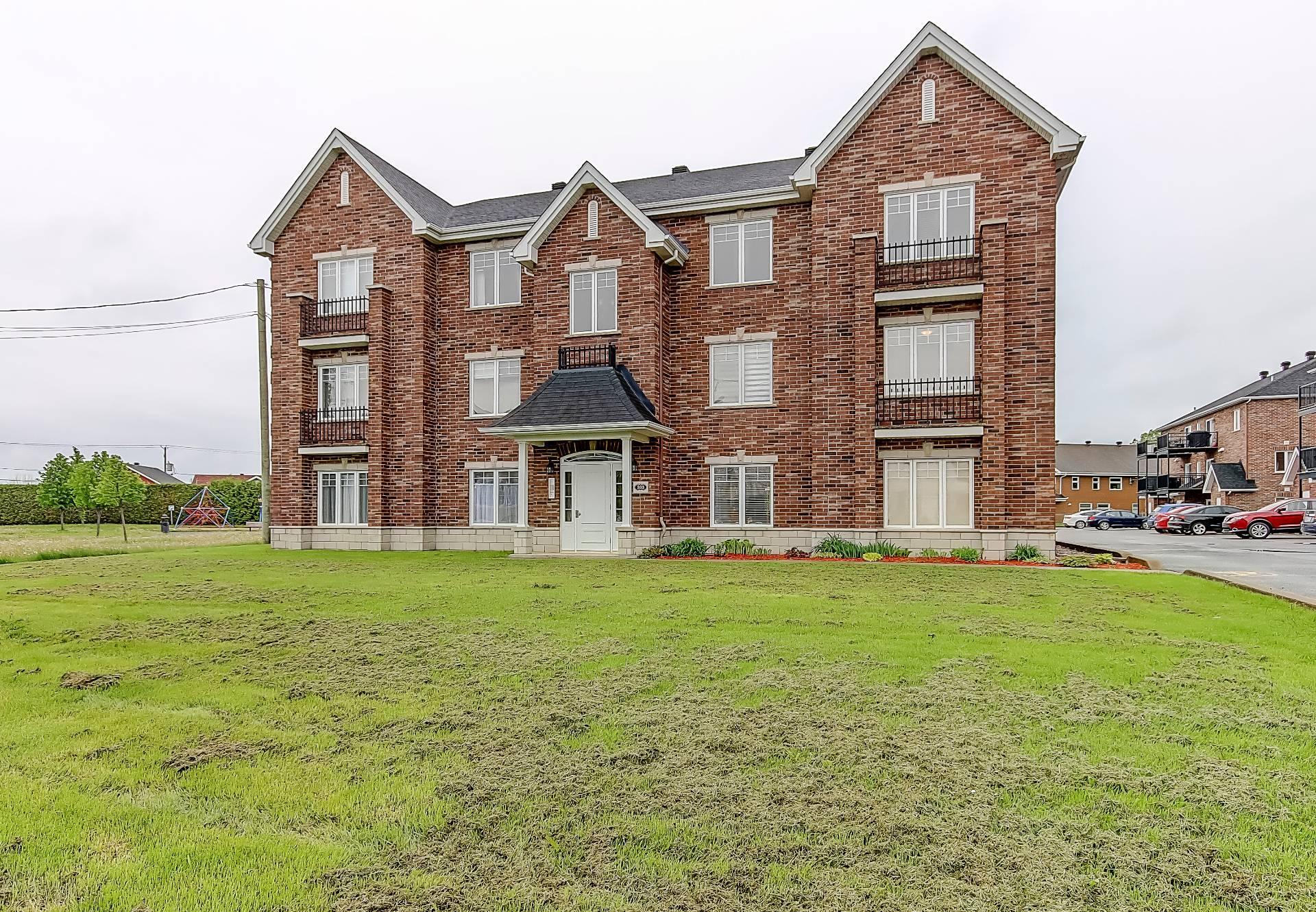 









393


Rue Boire

, D,
Napierville,




QC
J0J1L0

