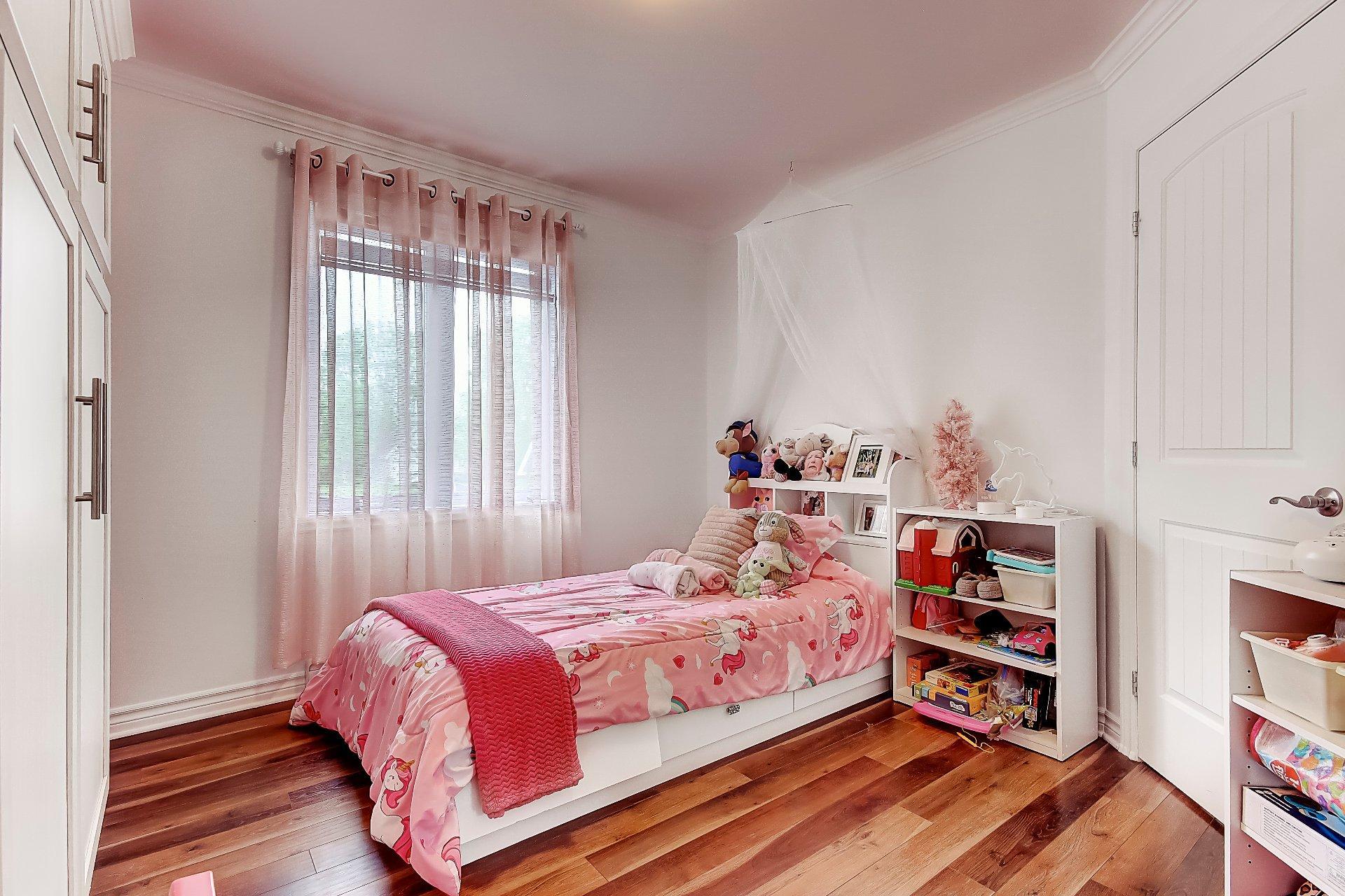 









393


Rue Boire

, D,
Napierville,




QC
J0J1L0

