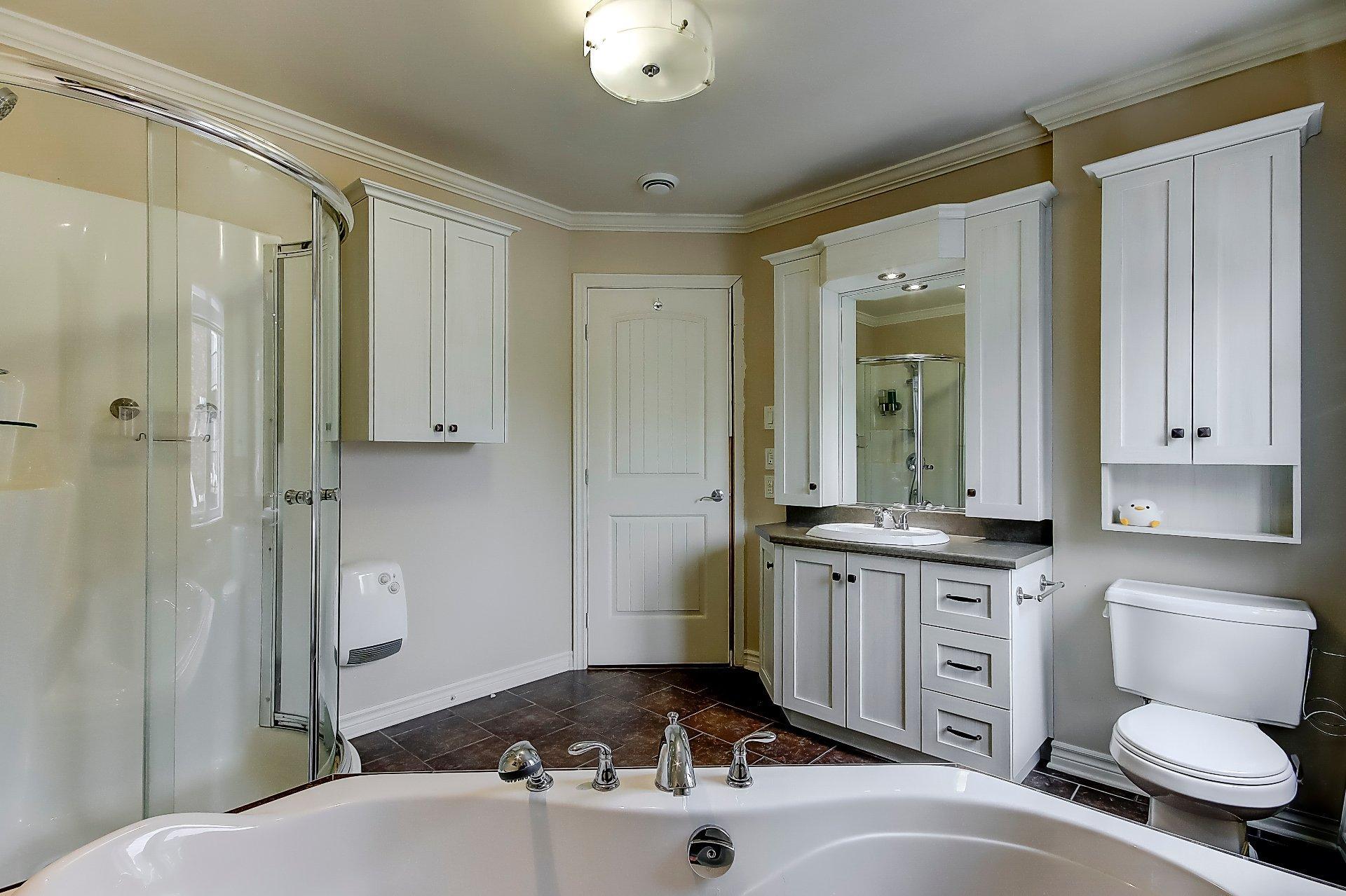 









393


Rue Boire

, D,
Napierville,




QC
J0J1L0

