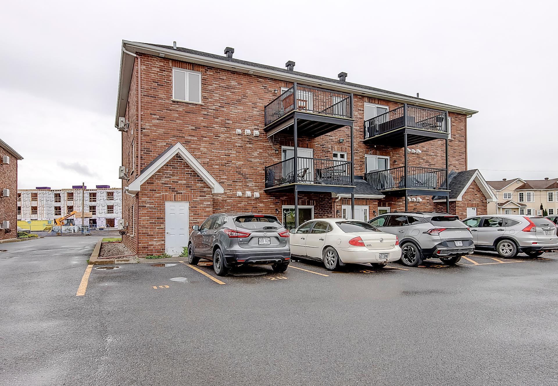 









393


Rue Boire

, D,
Napierville,




QC
J0J1L0

