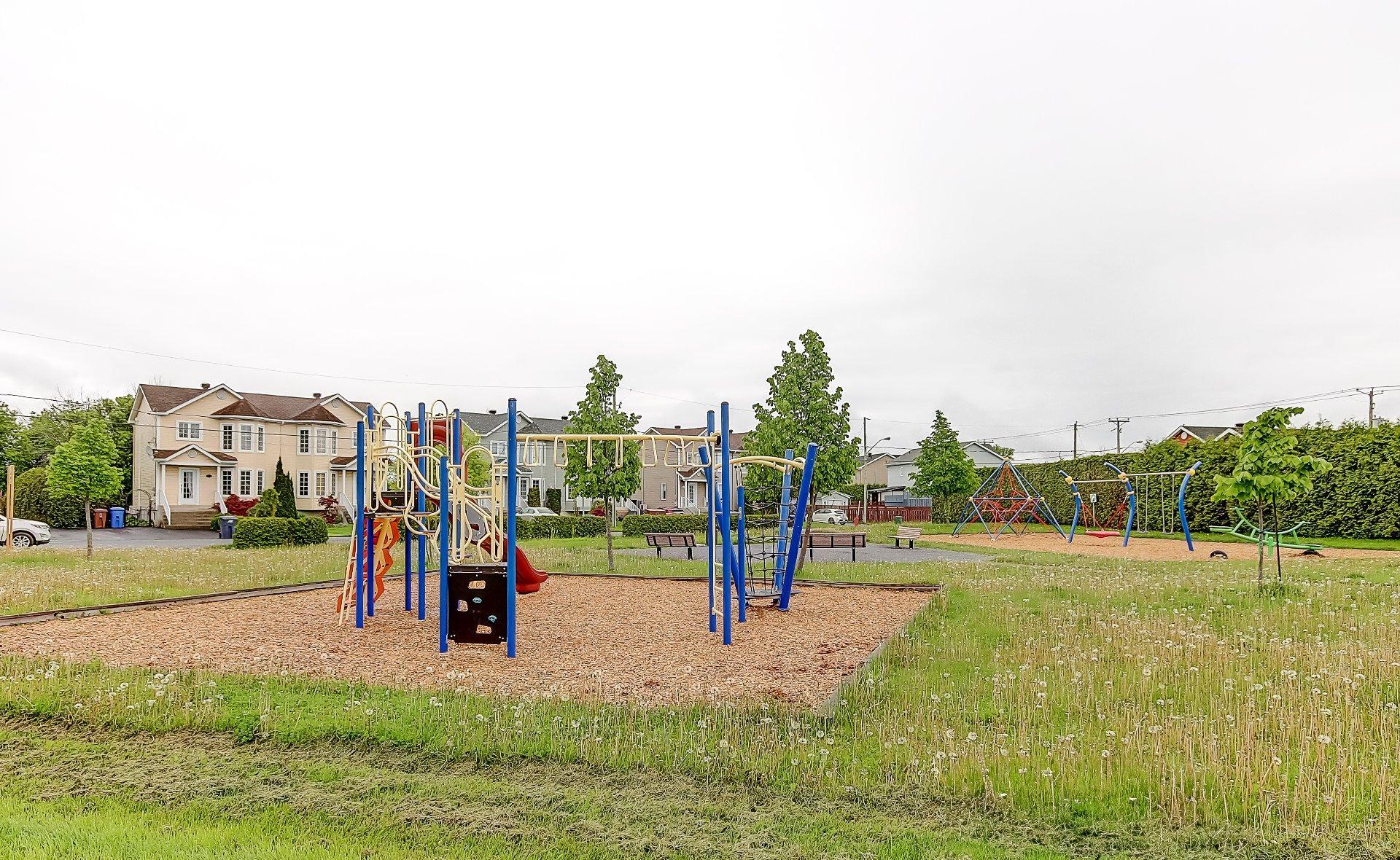 









393


Rue Boire

, D,
Napierville,




QC
J0J1L0

