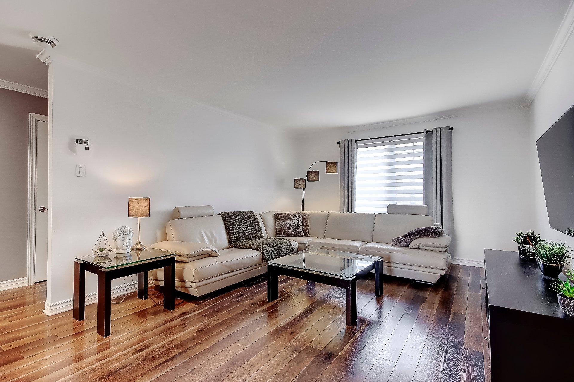 









393


Rue Boire

, D,
Napierville,




QC
J0J1L0

