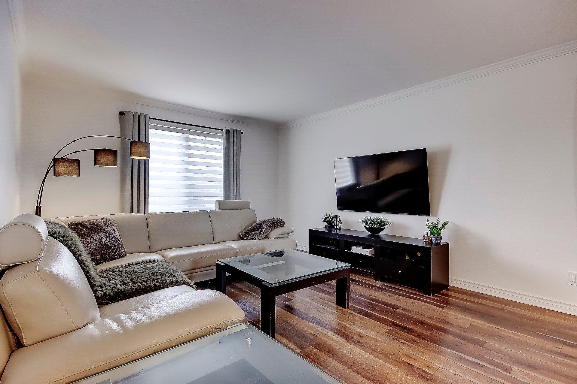 









393


Rue Boire

, D,
Napierville,




QC
J0J1L0

