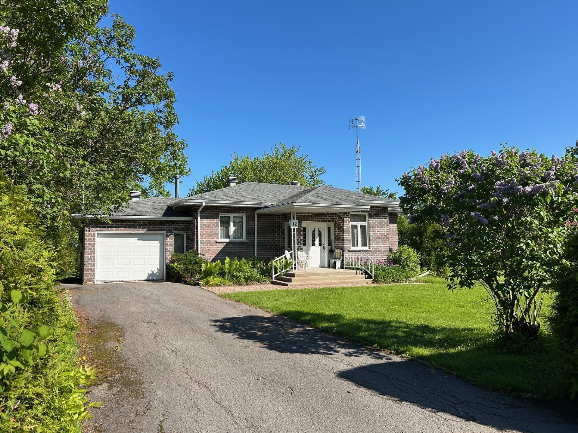 









239

 - 12


Route Marie-Victorin

,
Verchères,




QC
J0L2R0

