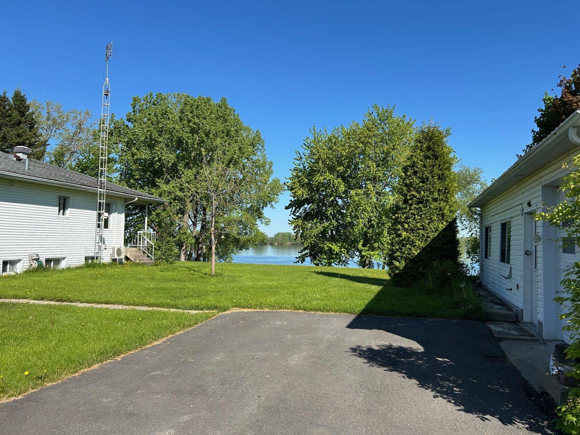 









239

 - 12


Route Marie-Victorin

,
Verchères,




QC
J0L2R0

