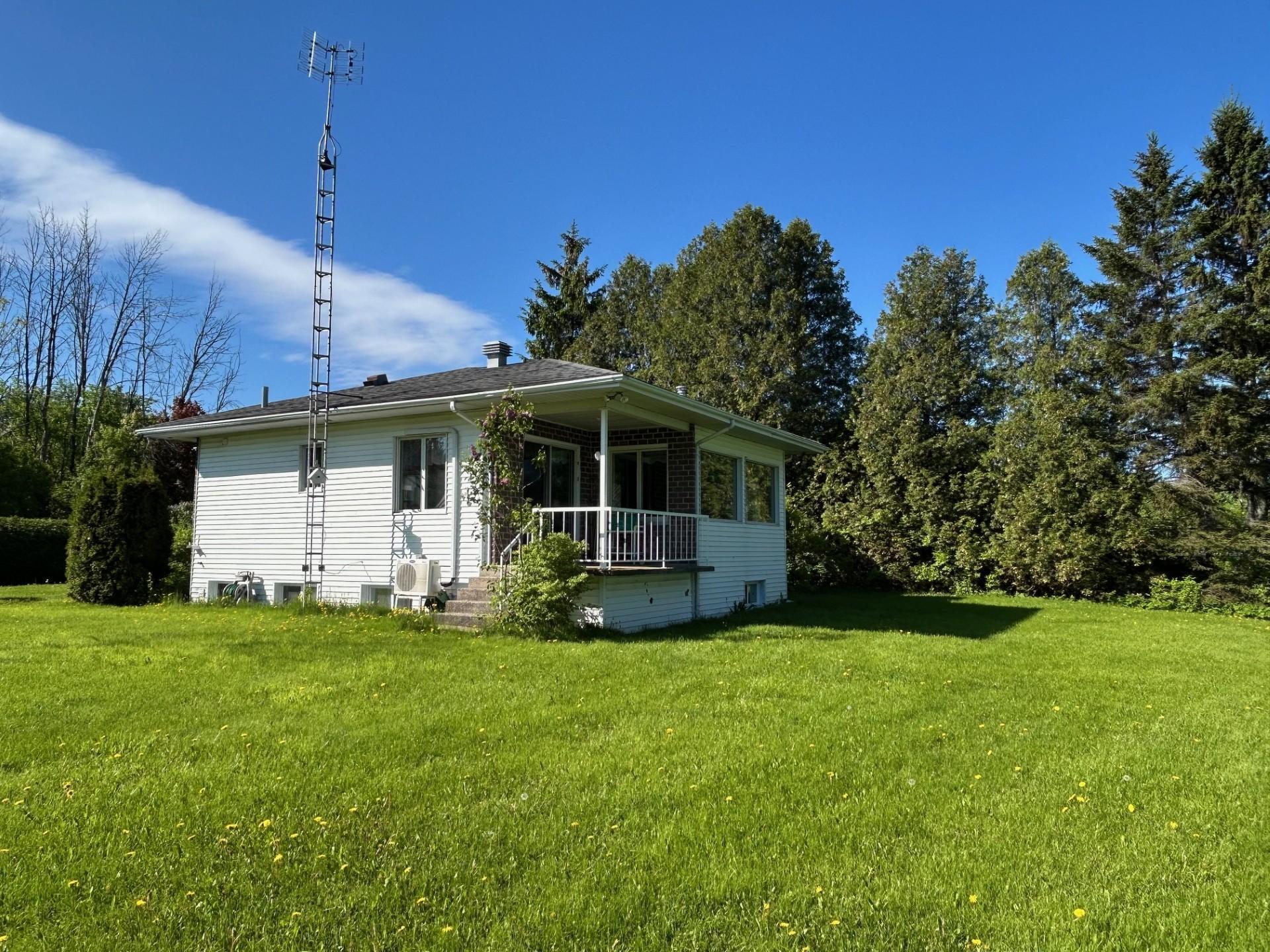 









239

 - 12


Route Marie-Victorin

,
Verchères,




QC
J0L2R0

