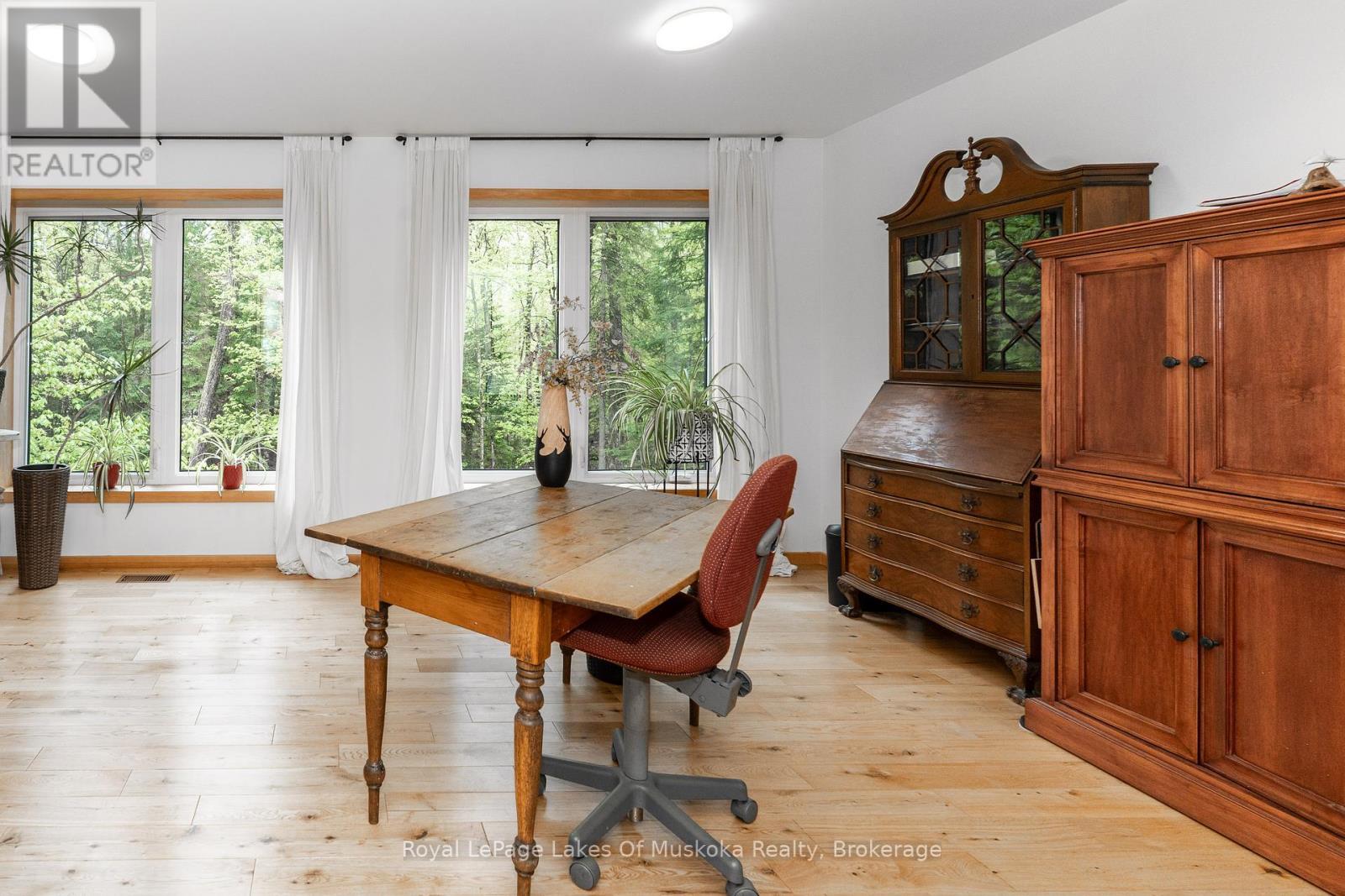 












195 RIVER VALLEY DRIVE

,
Huntsville (Stephenson),




Ontario
P0B1C0

