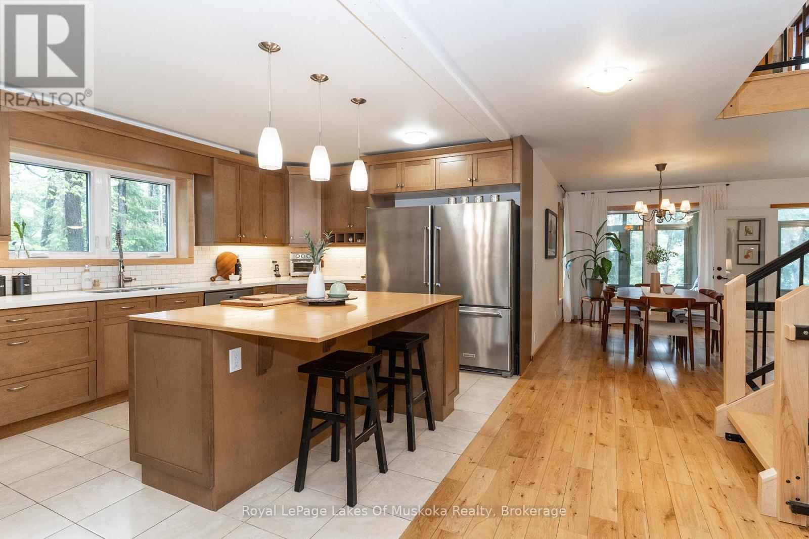 












195 RIVER VALLEY DRIVE

,
Huntsville (Stephenson),




Ontario
P0B1C0

