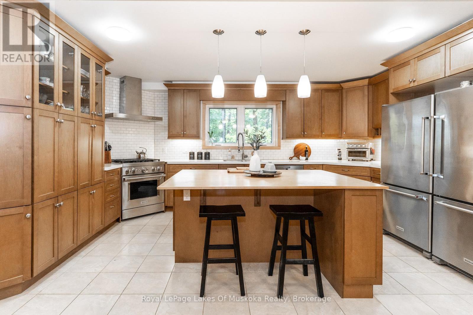 












195 RIVER VALLEY DRIVE

,
Huntsville (Stephenson),




Ontario
P0B1C0

