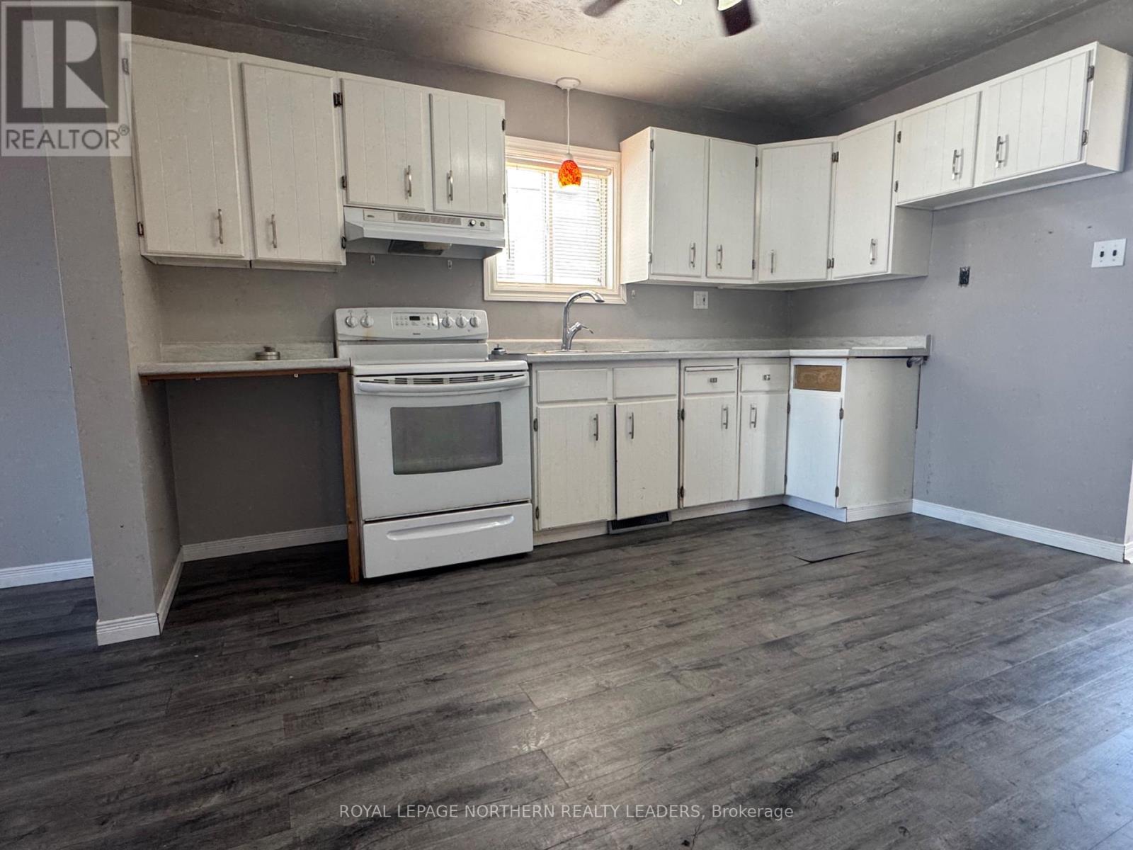 












266 BIRCH STREET N

,
Timmins (TNE - Central),




Ontario
P4N6E6

