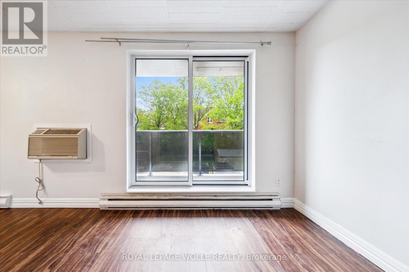 












204 - 29 WEST AVENUE W

,
Kitchener,




Ontario
N2M5E4

