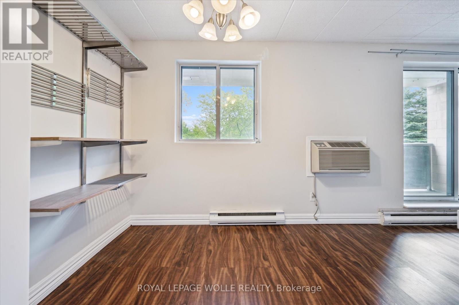 












204 - 29 WEST AVENUE W

,
Kitchener,




Ontario
N2M5E4

