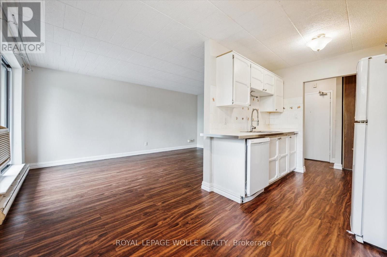 












204 - 29 WEST AVENUE W

,
Kitchener,




Ontario
N2M5E4

