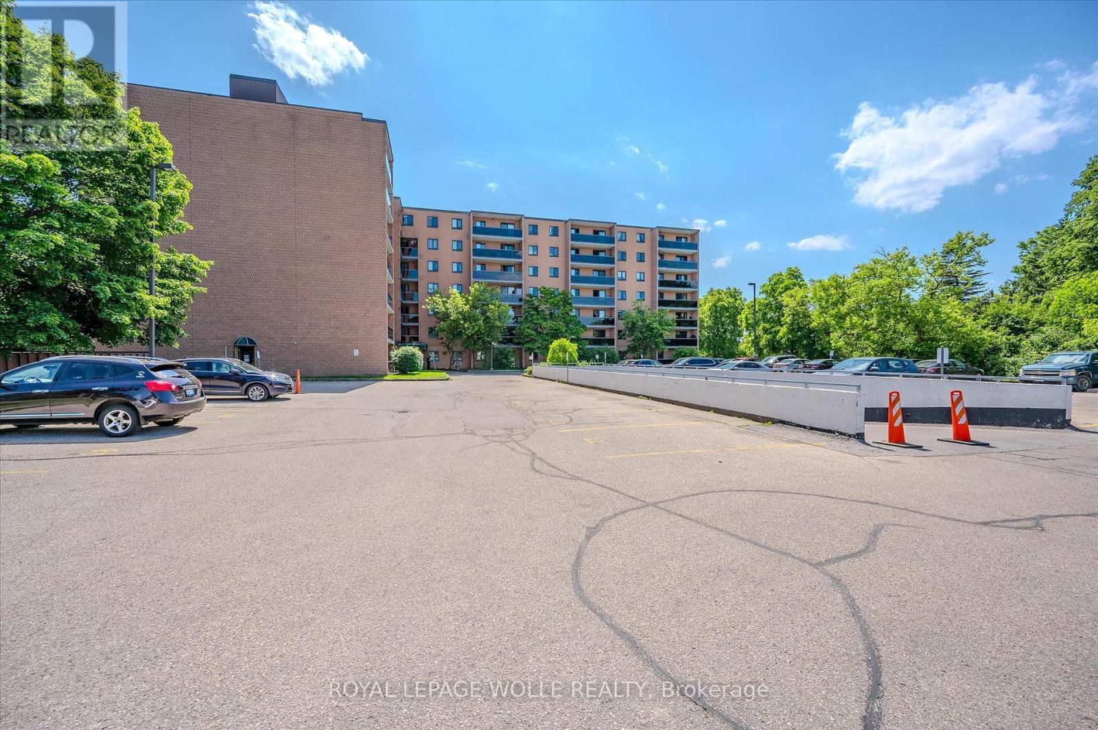 












204 - 29 WEST AVENUE W

,
Kitchener,




Ontario
N2M5E4

