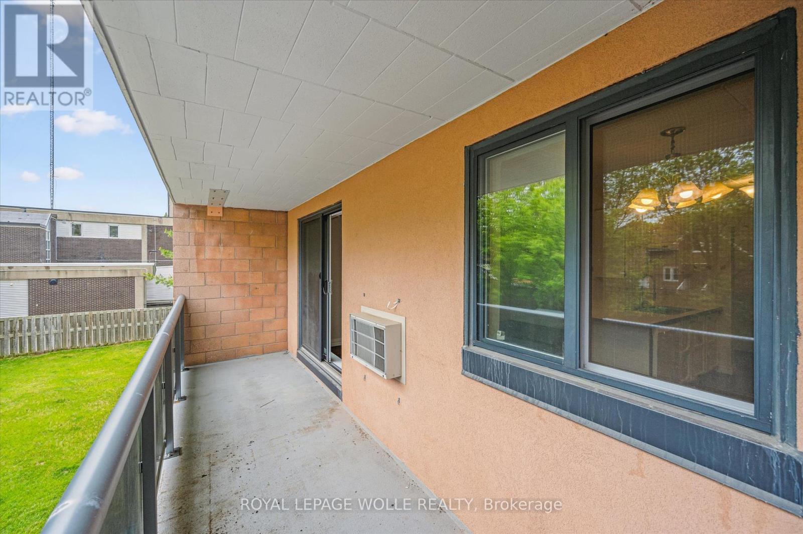 












204 - 29 WEST AVENUE W

,
Kitchener,




Ontario
N2M5E4

