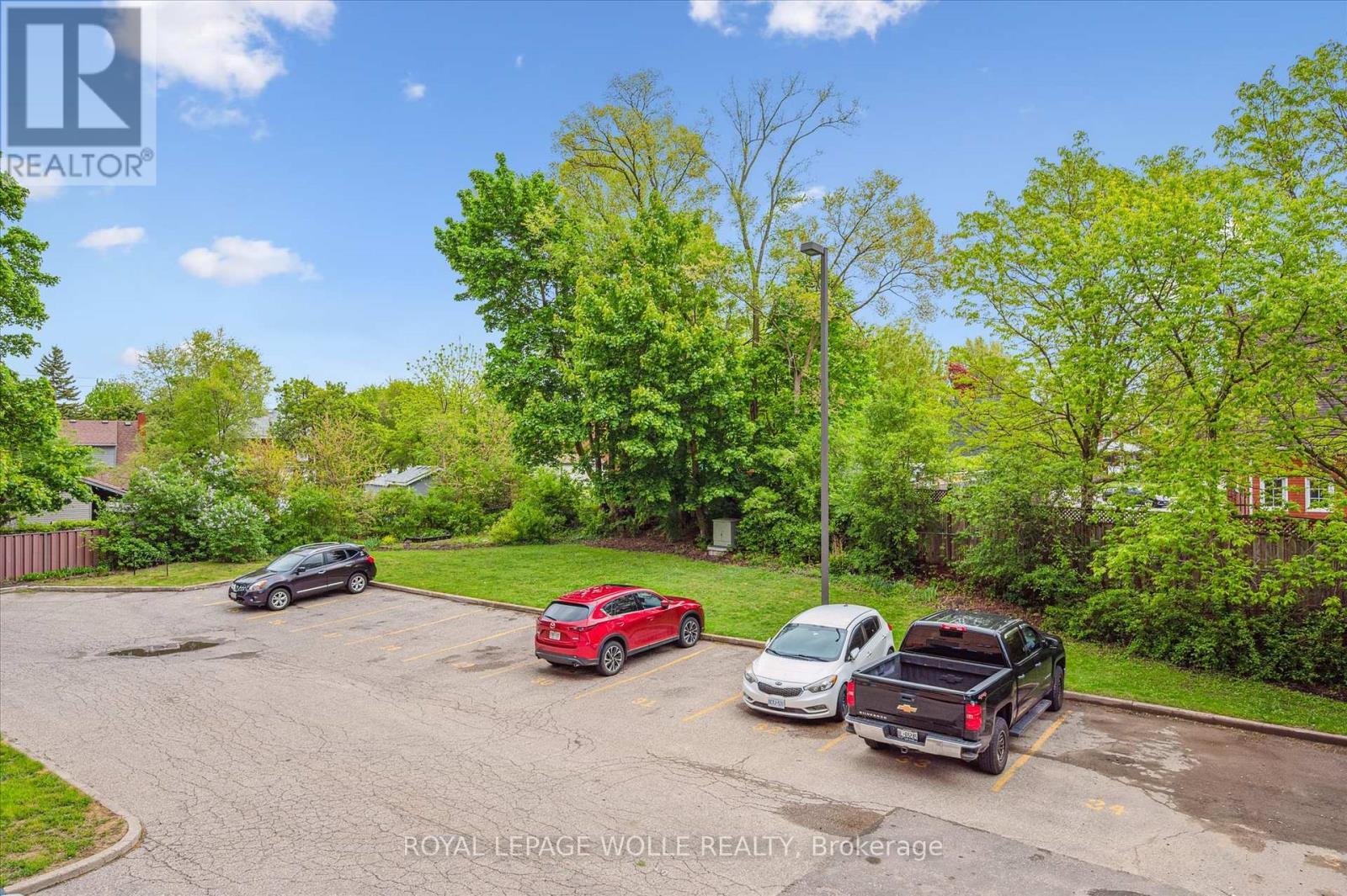 












204 - 29 WEST AVENUE W

,
Kitchener,




Ontario
N2M5E4

