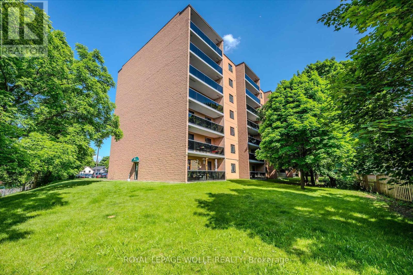 












204 - 29 WEST AVENUE W

,
Kitchener,




Ontario
N2M5E4

