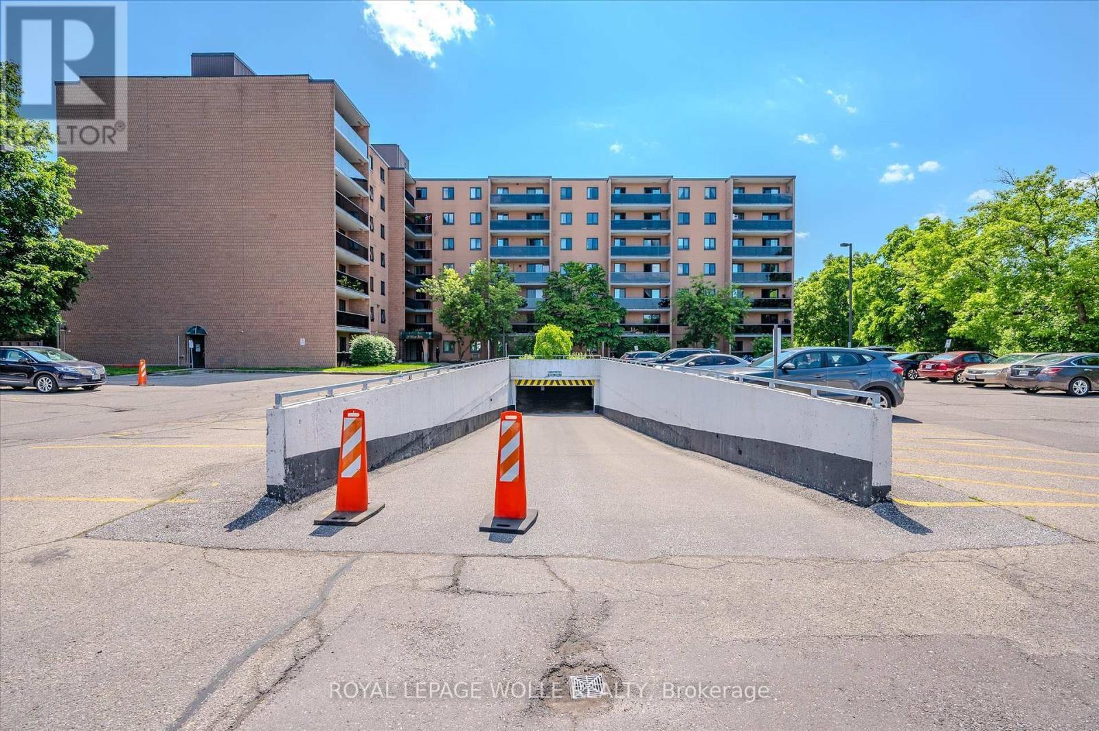 












204 - 29 WEST AVENUE W

,
Kitchener,




Ontario
N2M5E4

