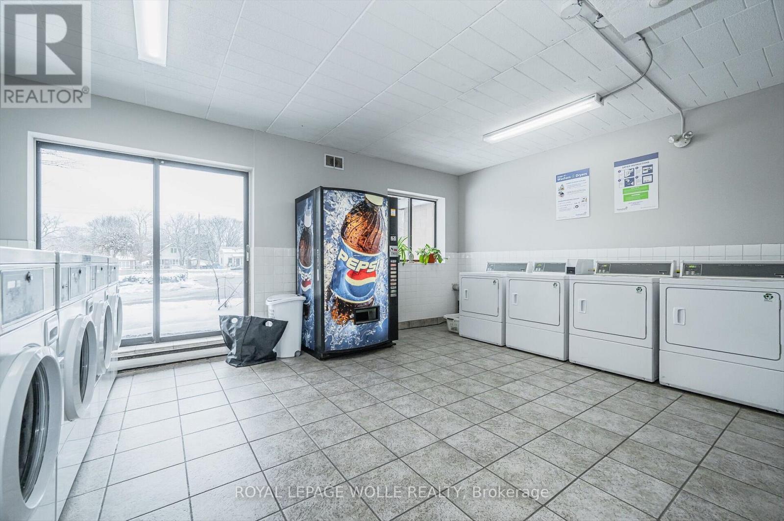 












204 - 29 WEST AVENUE W

,
Kitchener,




Ontario
N2M5E4

