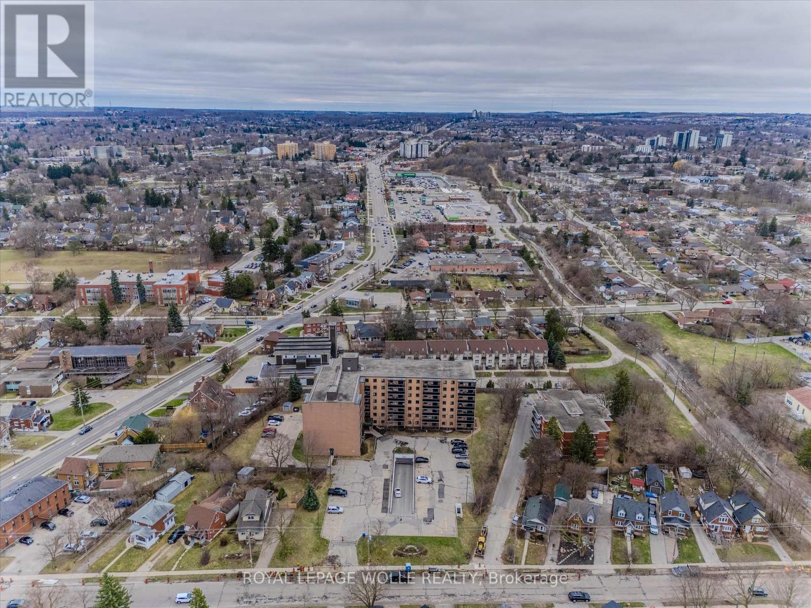 












204 - 29 WEST AVENUE W

,
Kitchener,




Ontario
N2M5E4

