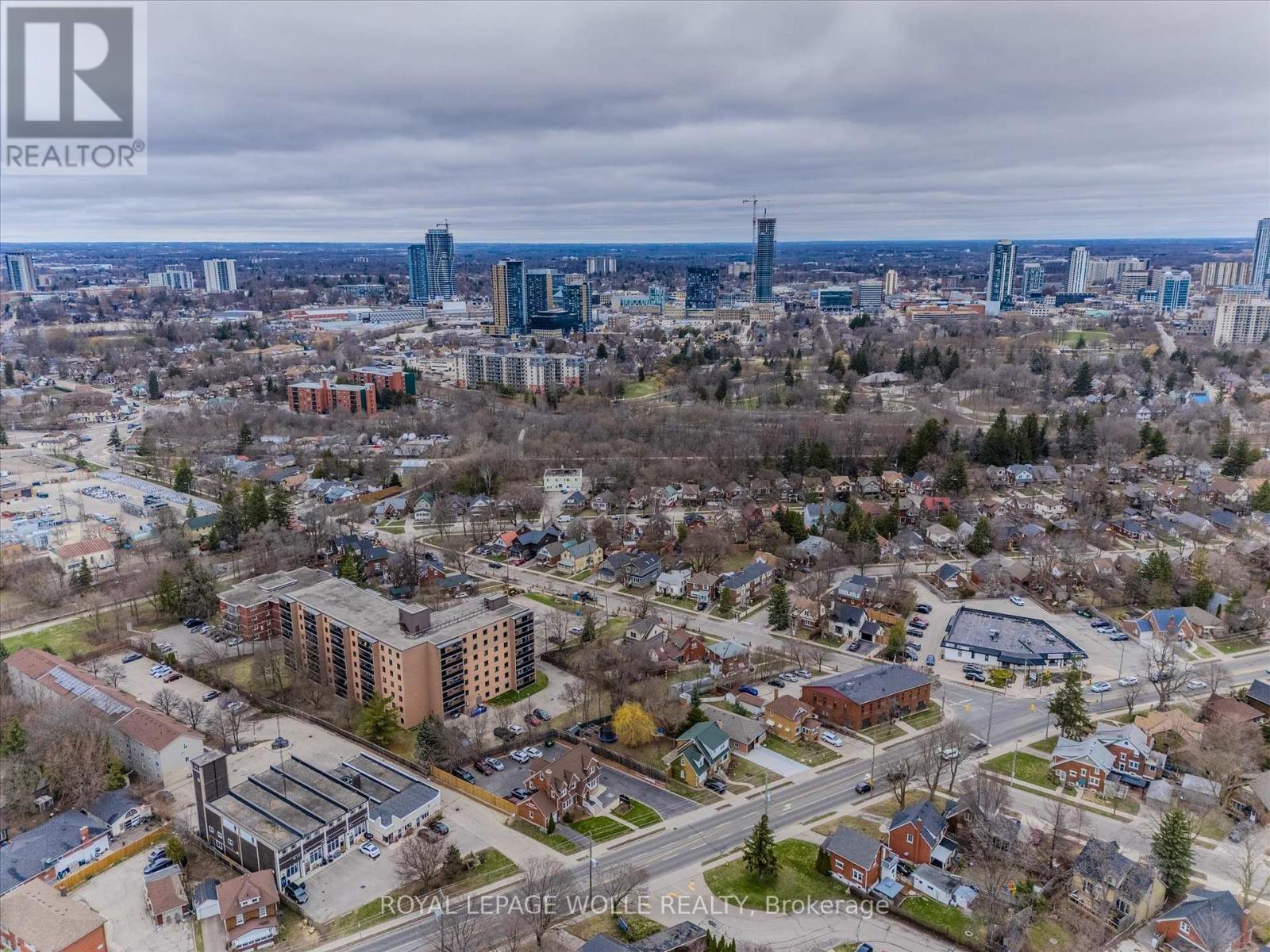 












204 - 29 WEST AVENUE W

,
Kitchener,




Ontario
N2M5E4

