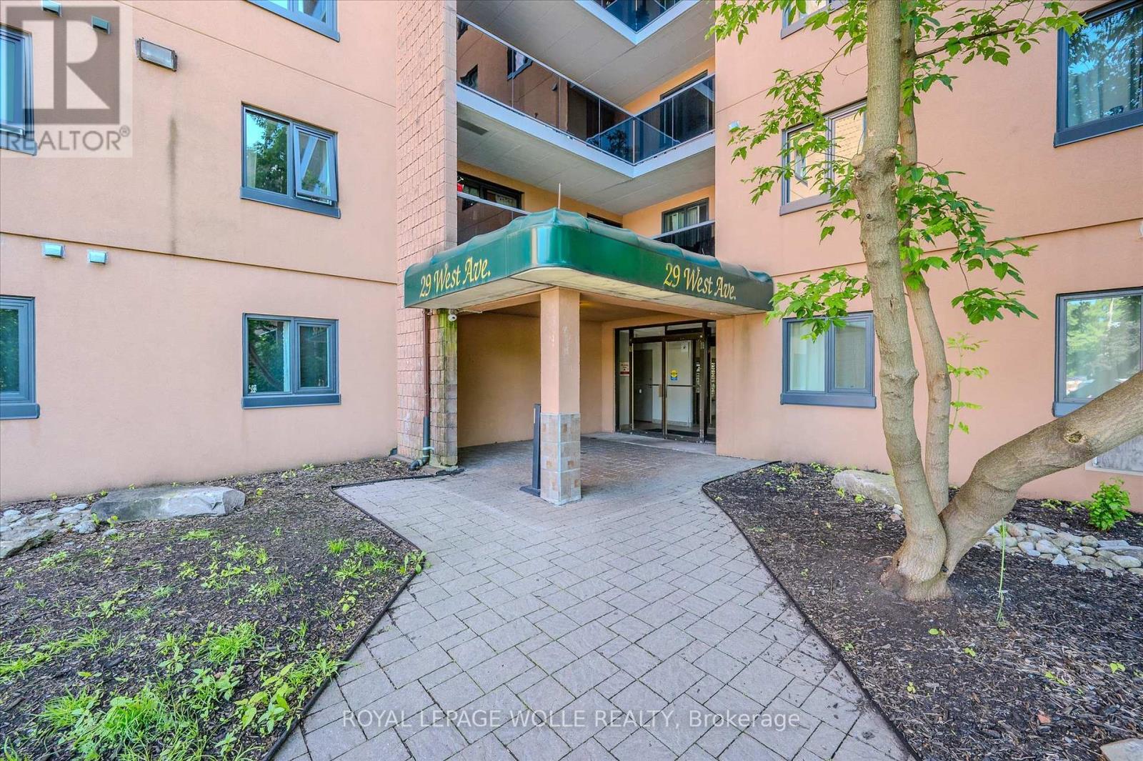 












204 - 29 WEST AVENUE W

,
Kitchener,




Ontario
N2M5E4

