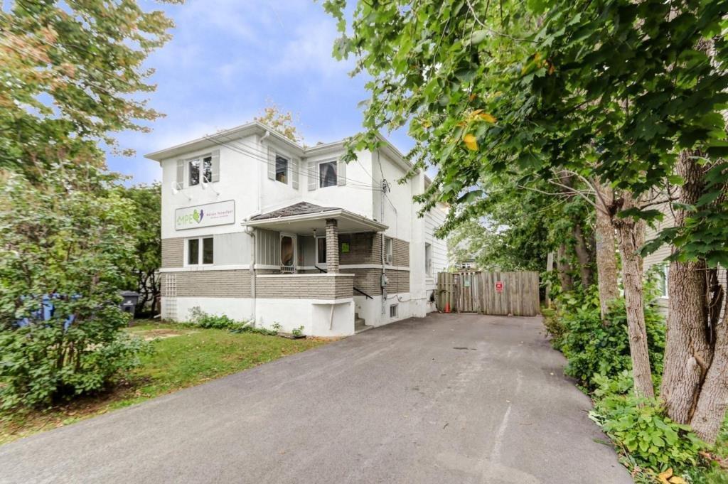 









310


Mtée Sanche

,
Rosemère,




QC
J7A3R6

