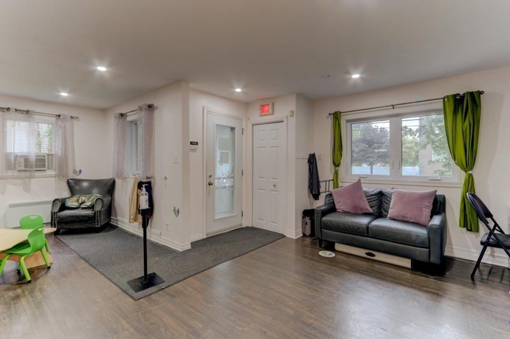 









310


Mtée Sanche

,
Rosemère,




QC
J7A3R6

