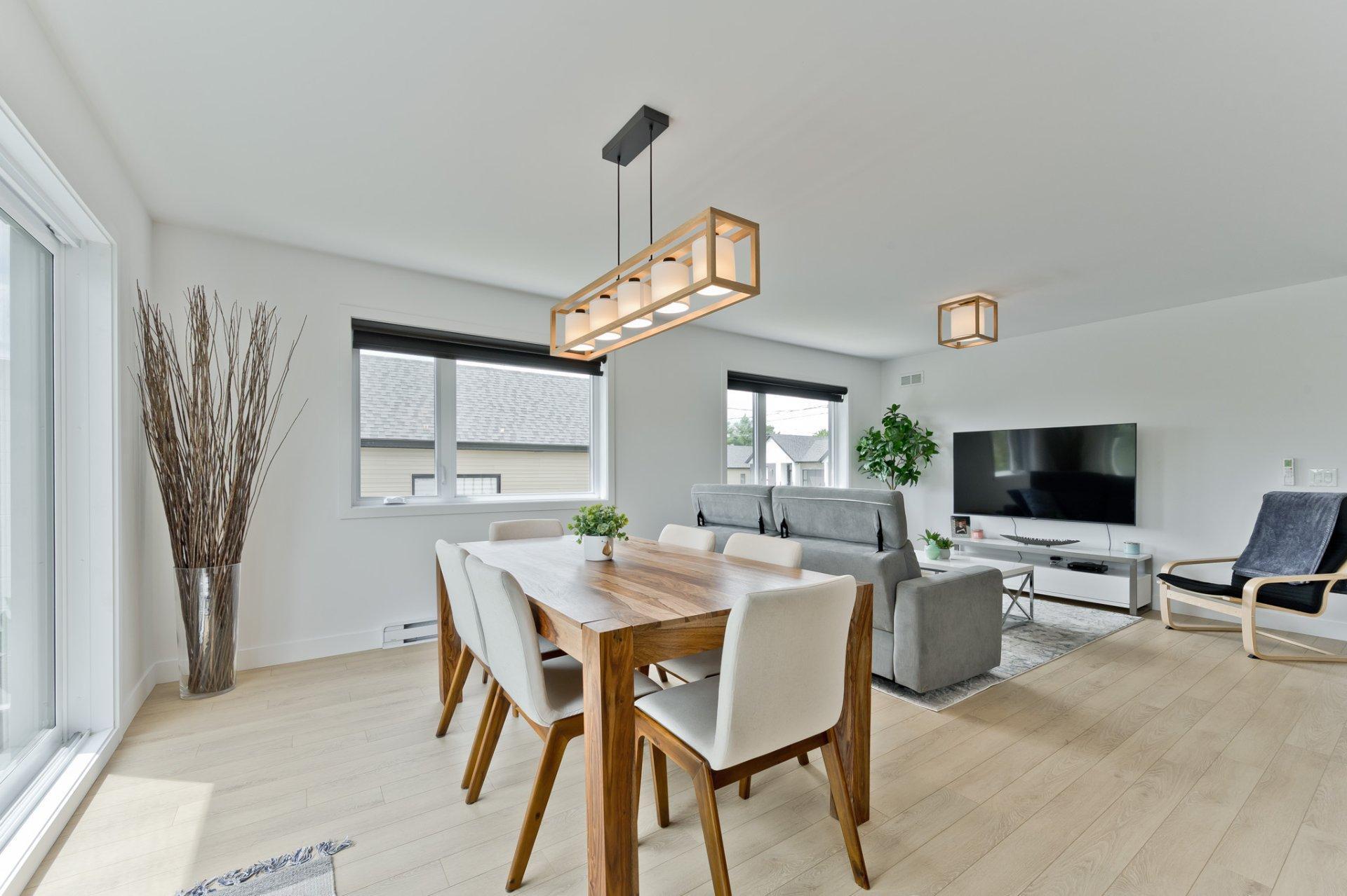 









3803


Rue Émile-Chartier

,
Sherbrooke (Les Nations),




QC
J1L0H7

