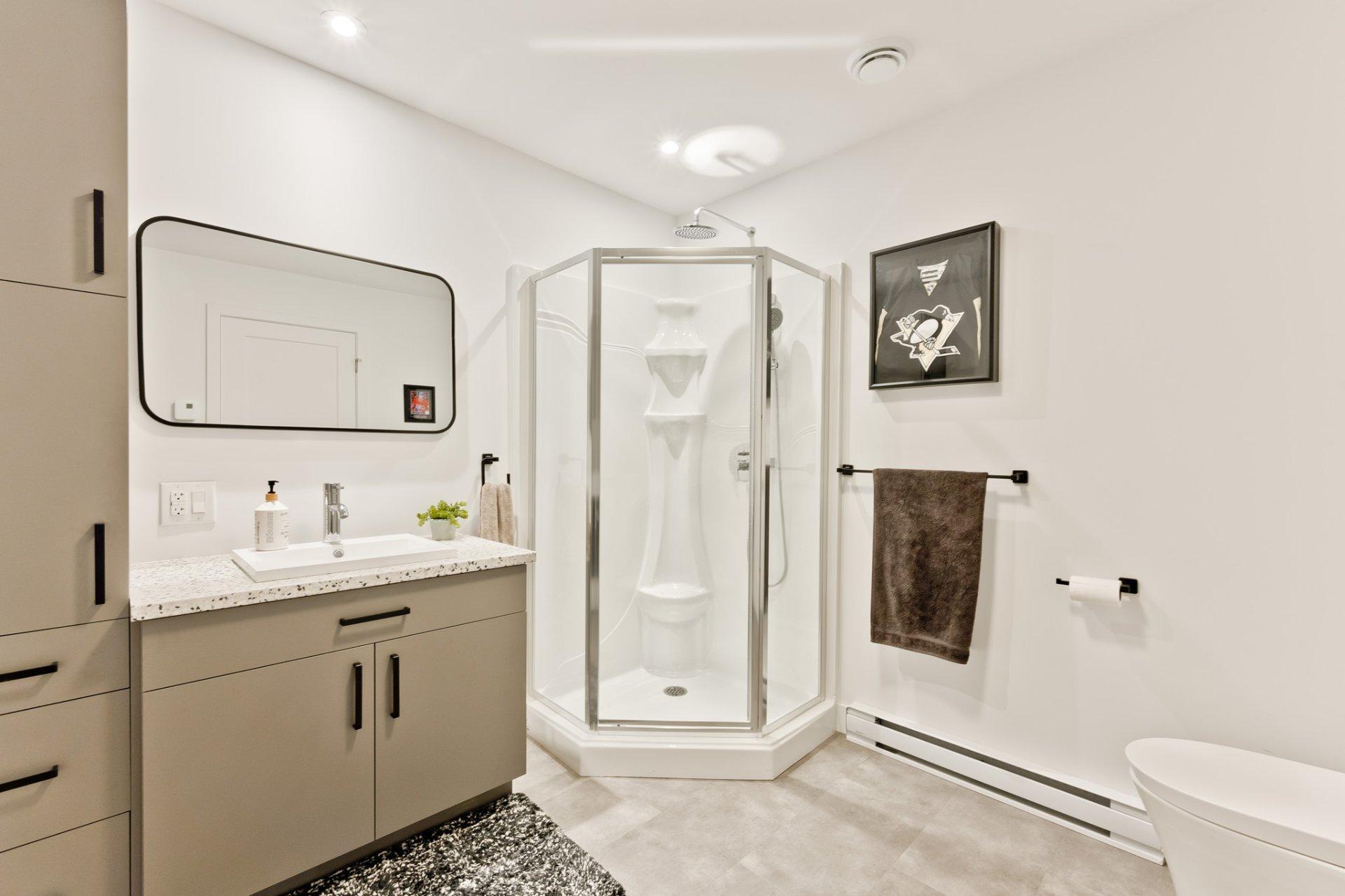 









3803


Rue Émile-Chartier

,
Sherbrooke (Les Nations),




QC
J1L0H7

