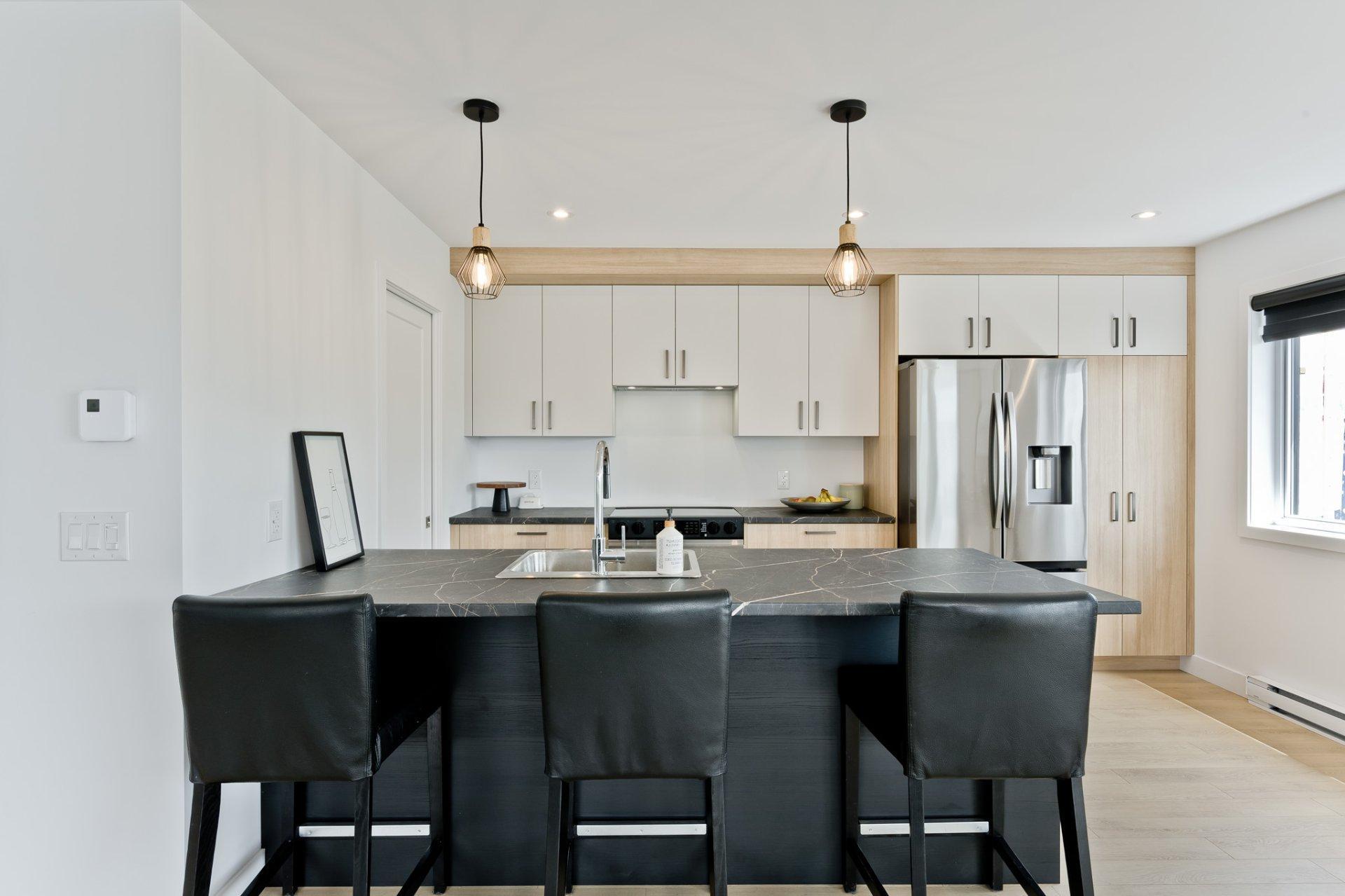 









3803


Rue Émile-Chartier

,
Sherbrooke (Les Nations),




QC
J1L0H7

