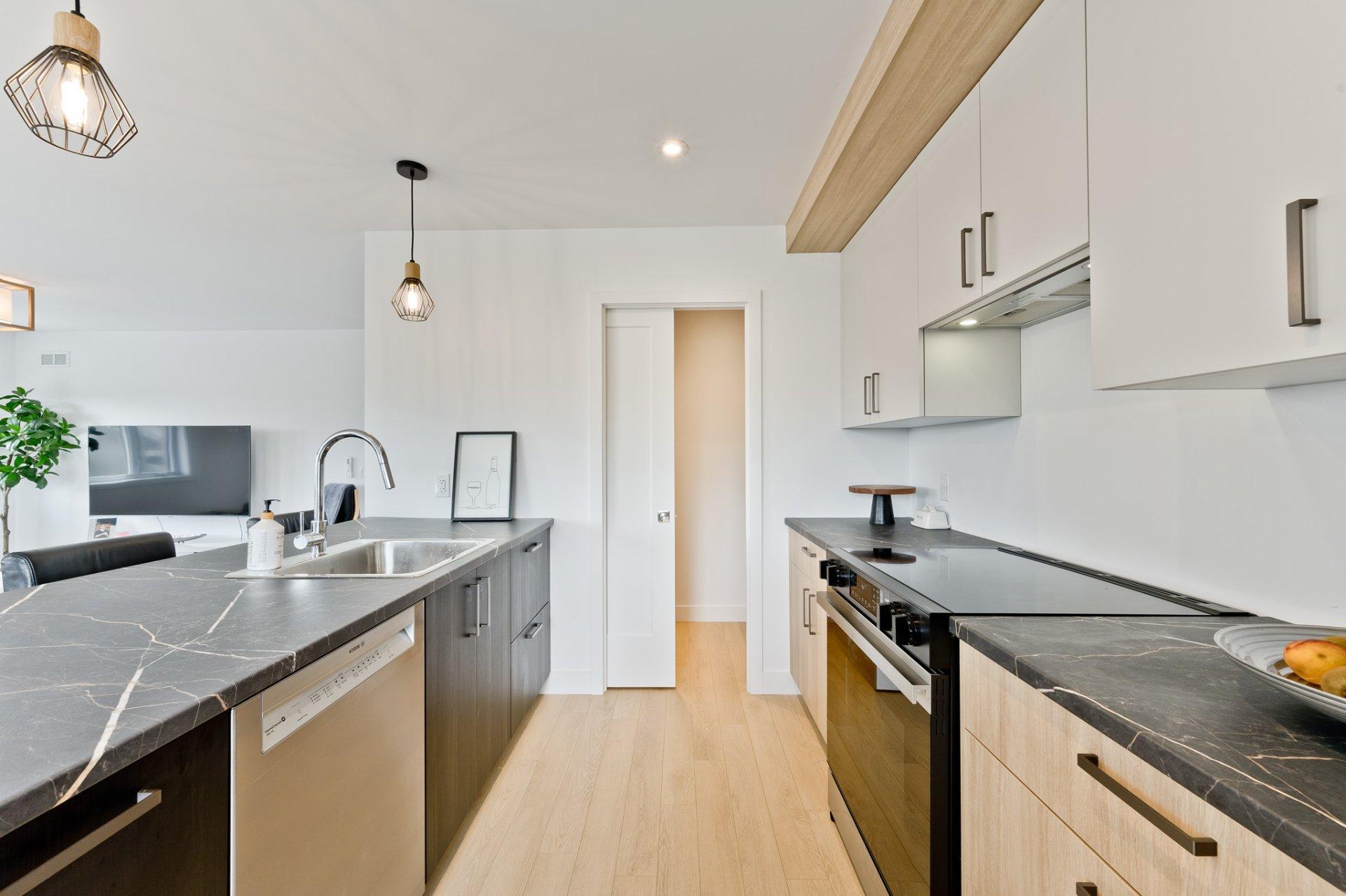 









3803


Rue Émile-Chartier

,
Sherbrooke (Les Nations),




QC
J1L0H7

